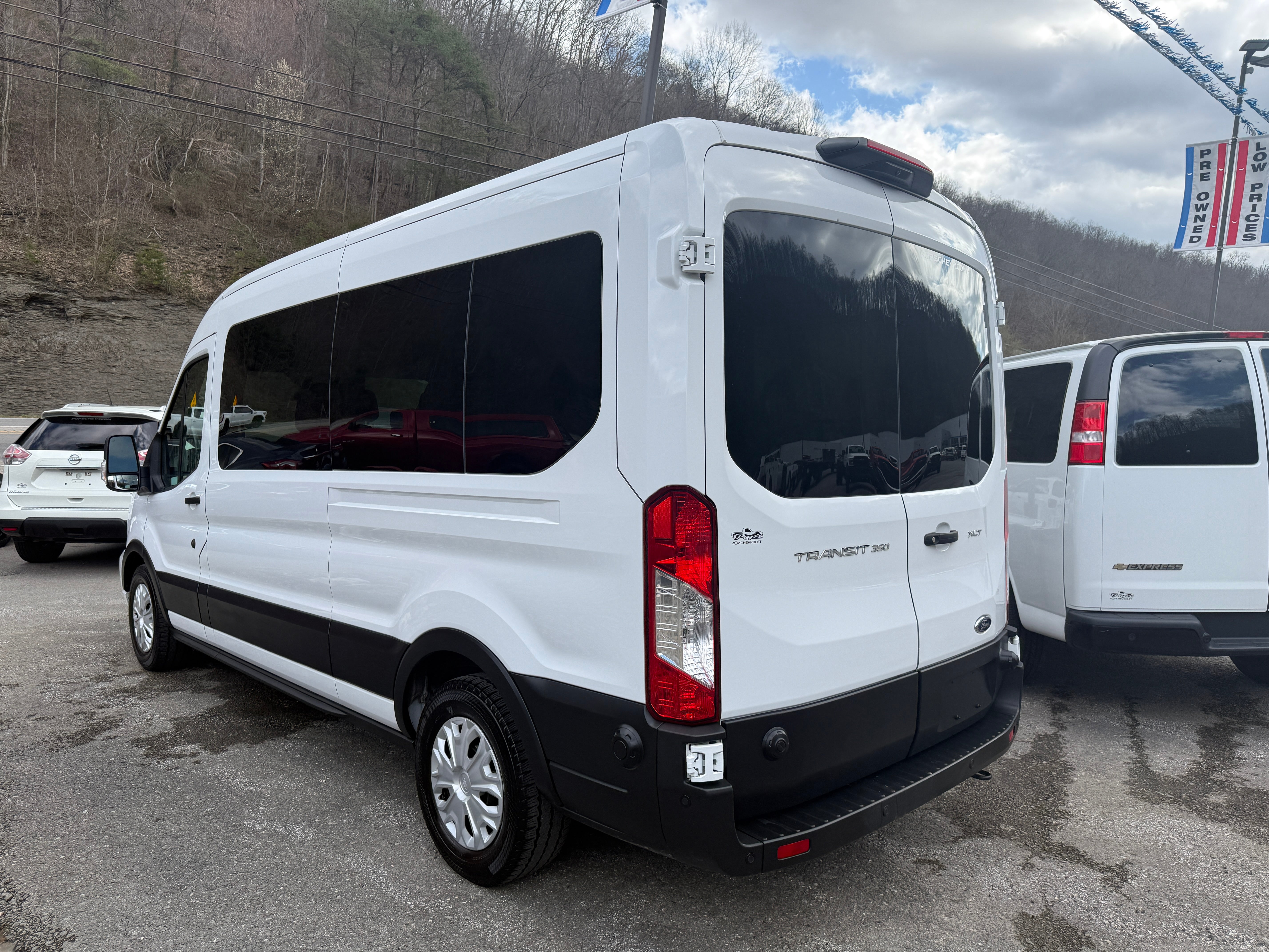 2024 Ford Transit Passenger Wagon XL