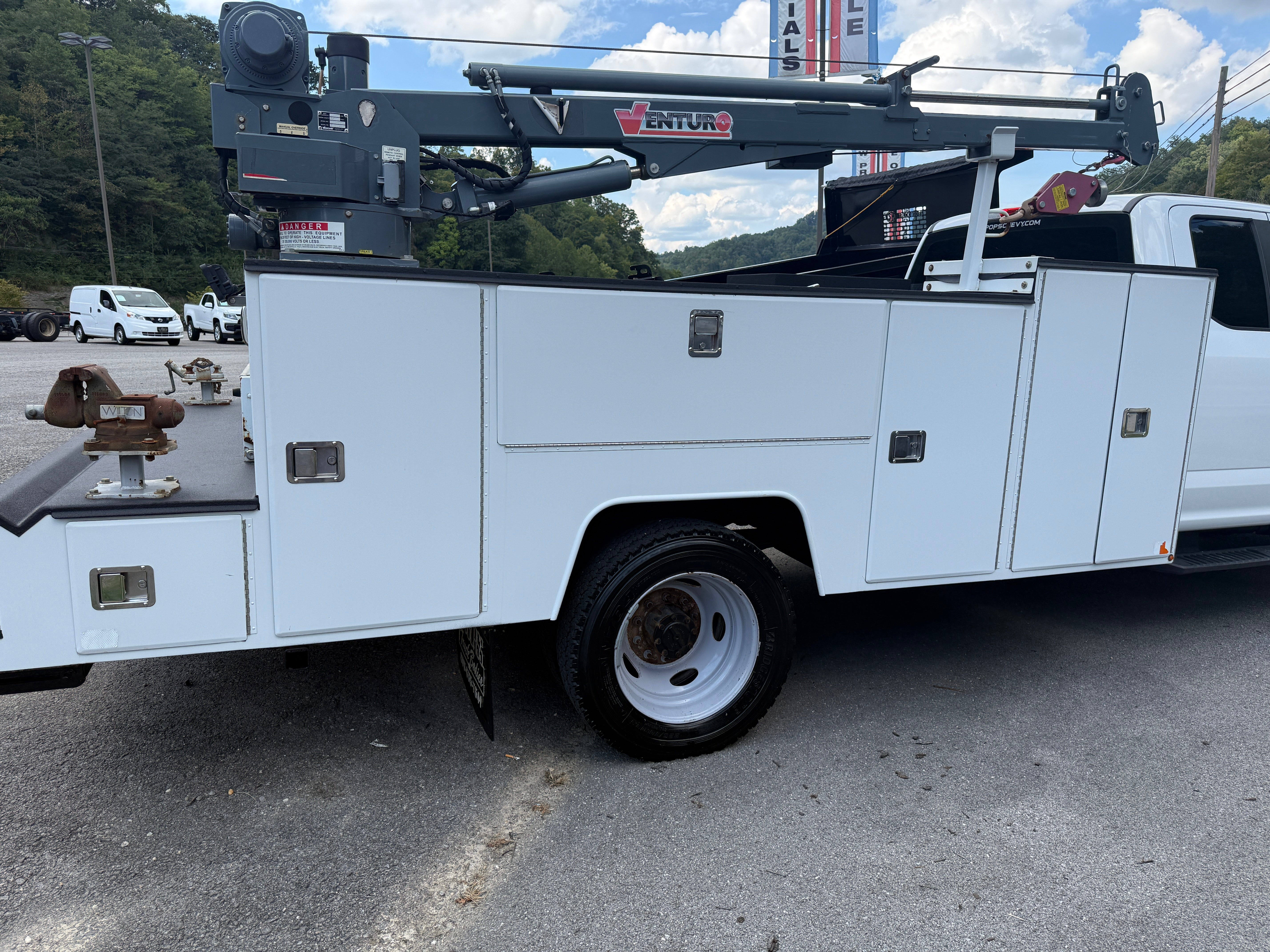 2017 Ford Super Duty F-450 DRW Lariat