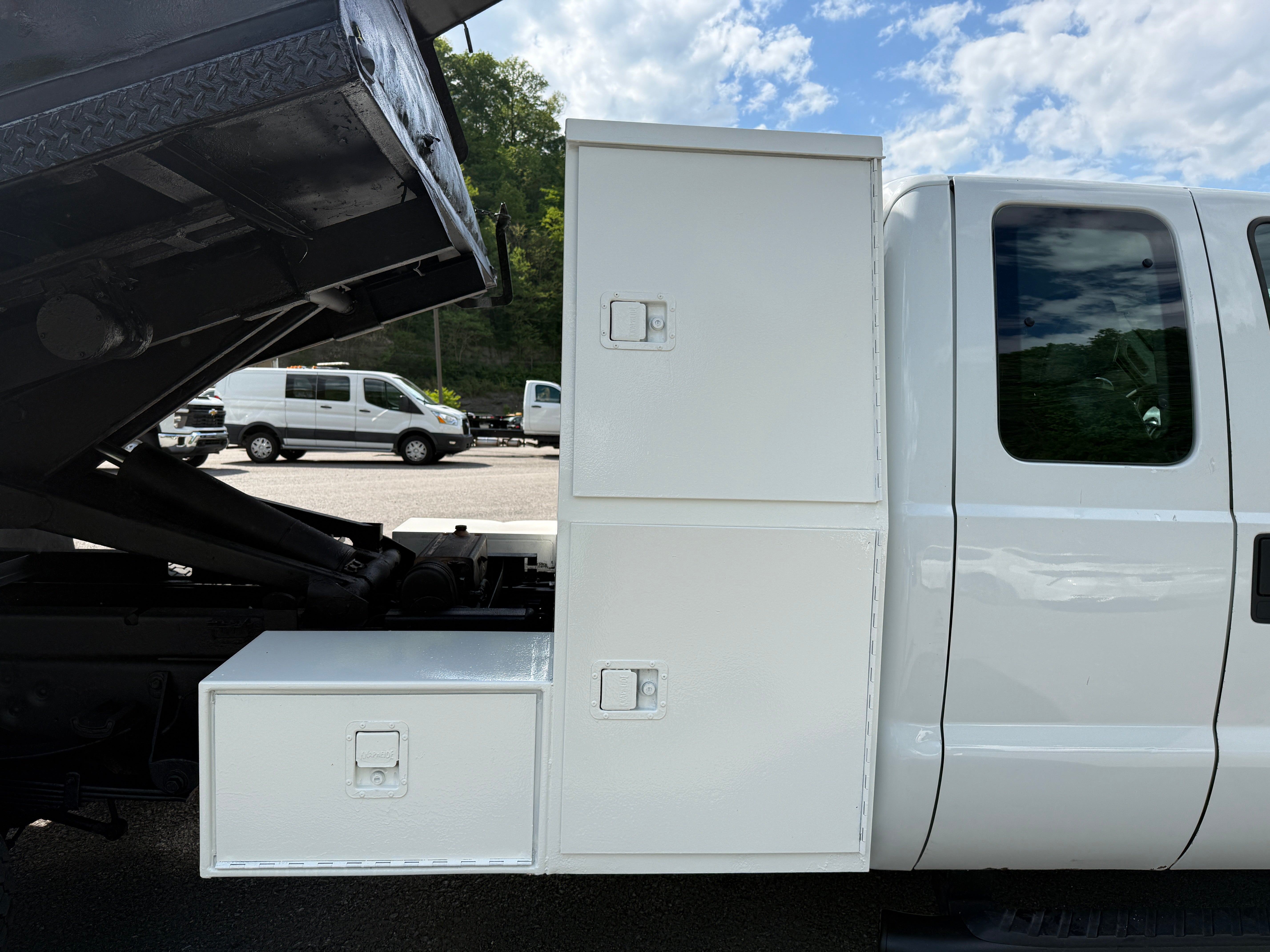2013 Ford Super Duty F-550 DRW XL