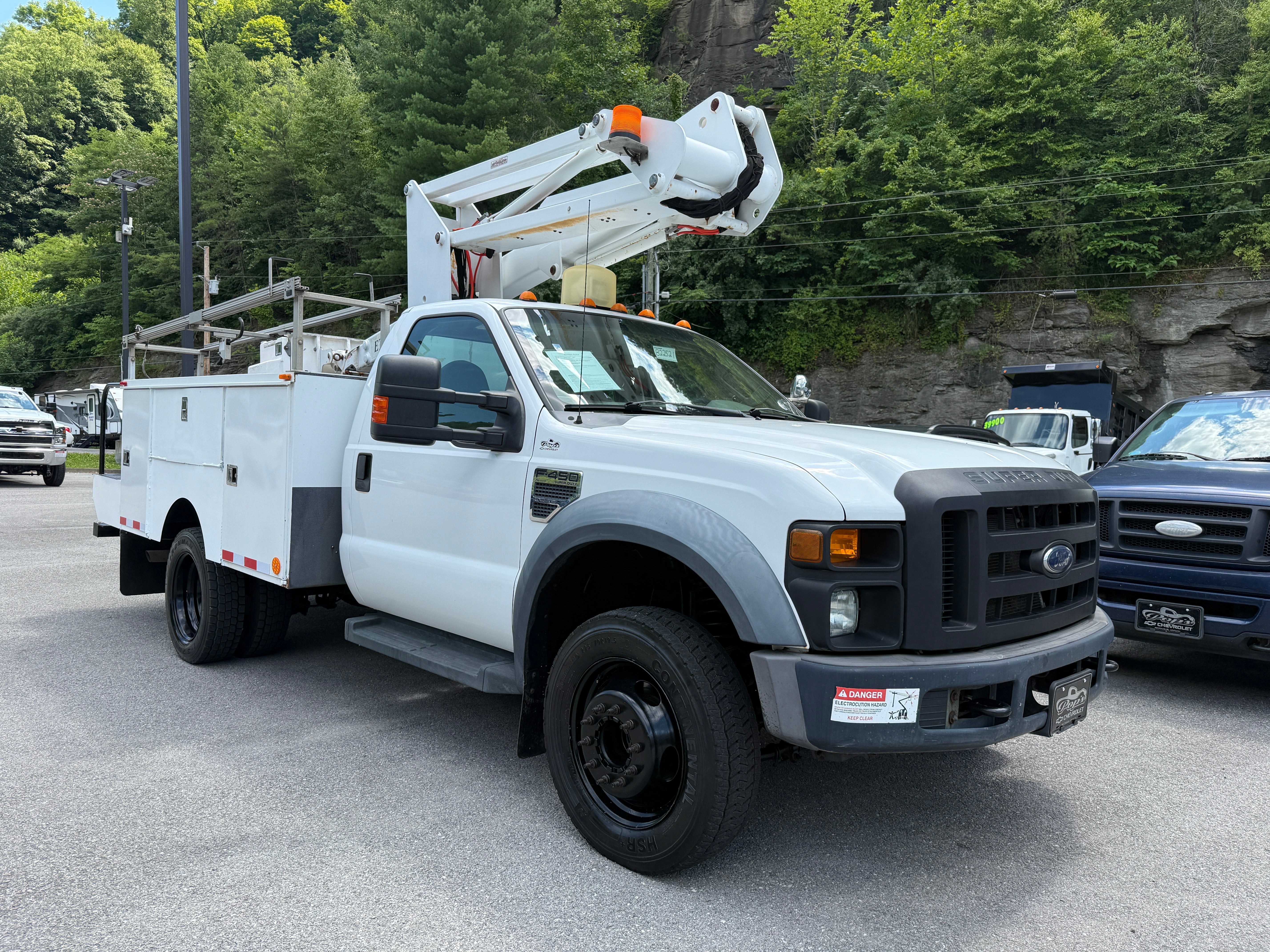 2009 Ford Super Duty F-450 DRW XL