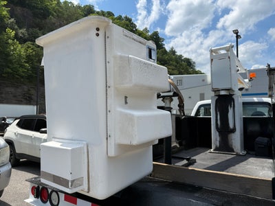 2009 Ford Super Duty F-450 DRW XL