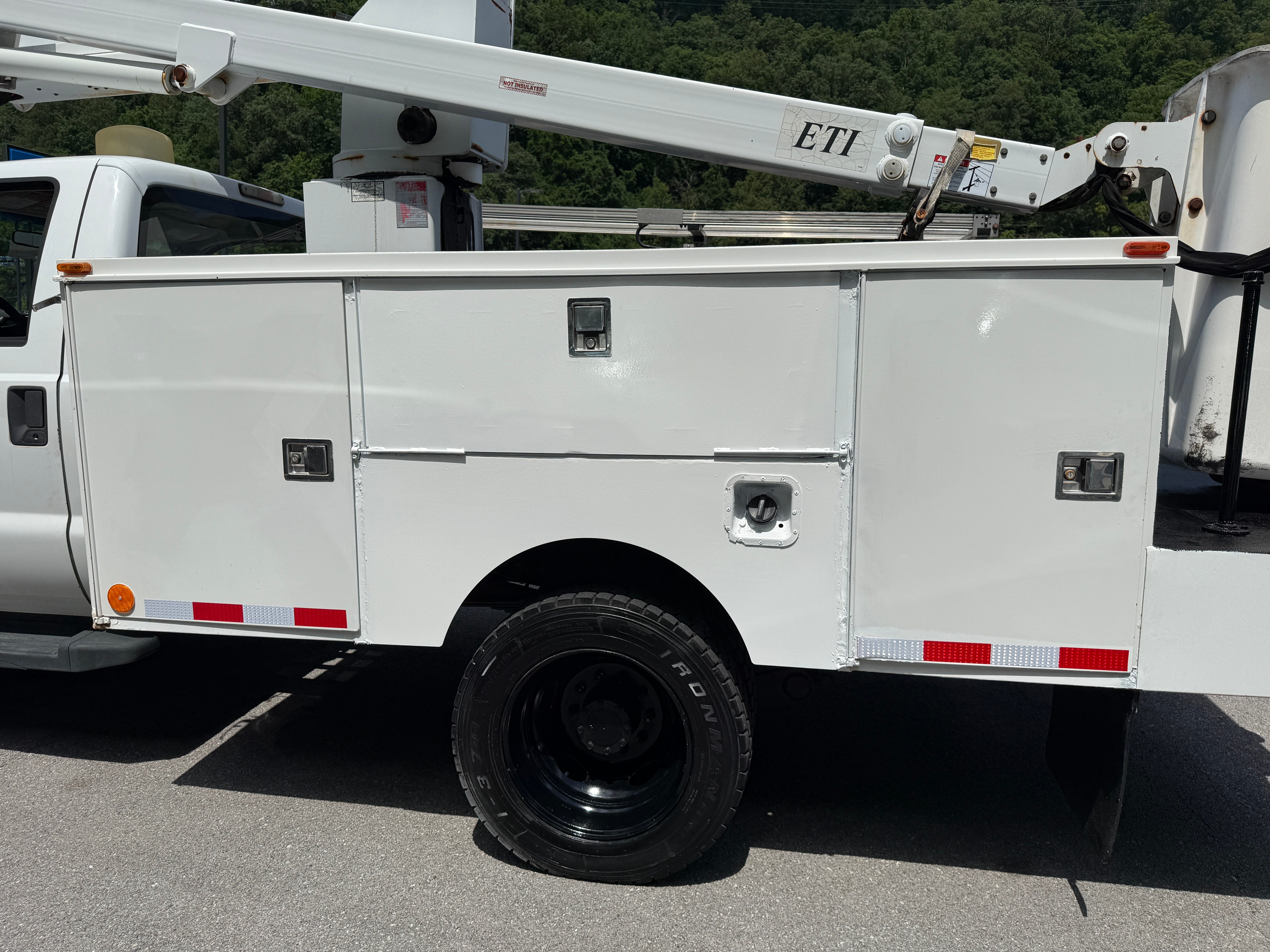 2009 Ford Super Duty F-450 DRW XL