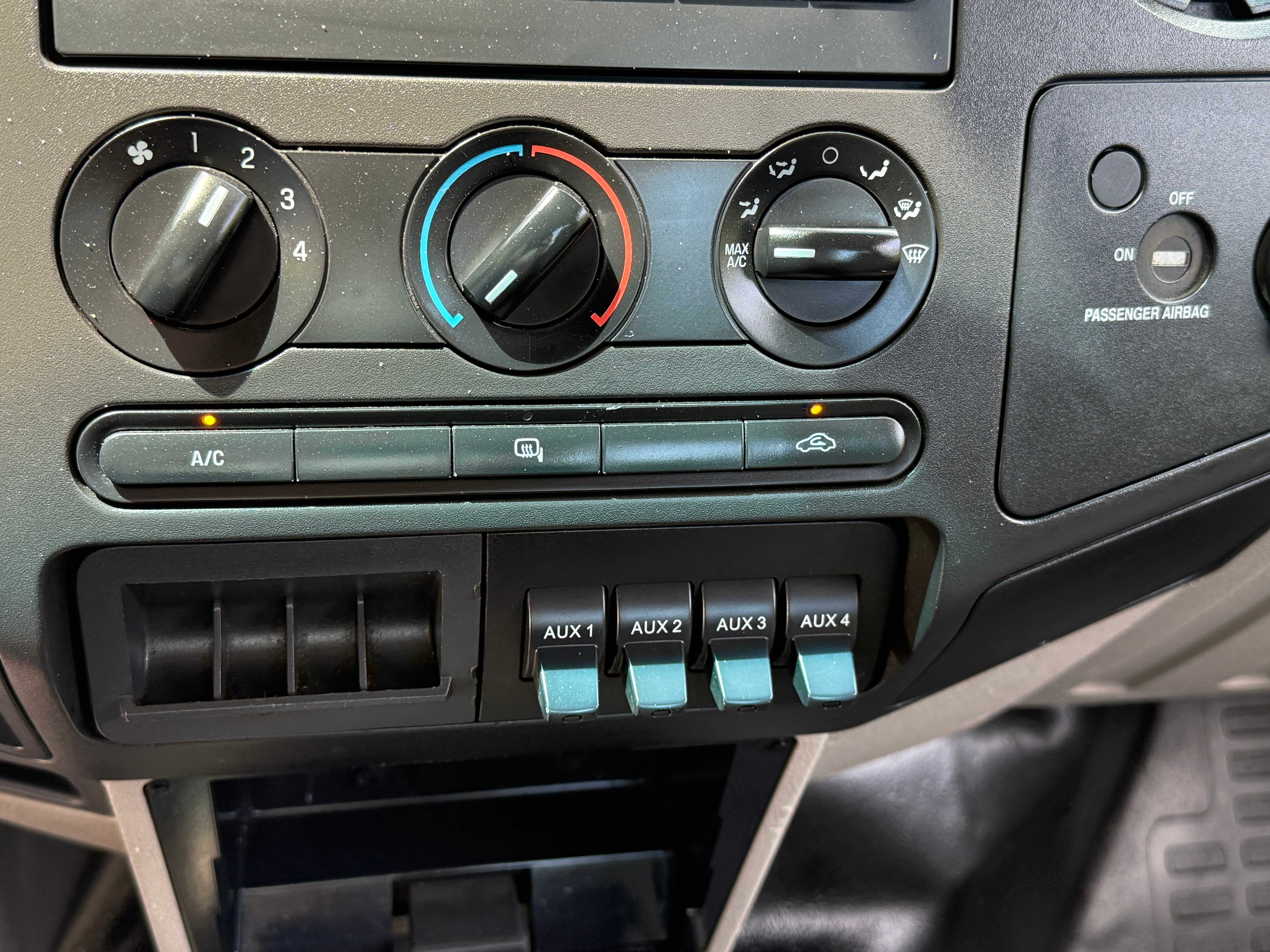 2009 Ford Super Duty F-450 DRW XL