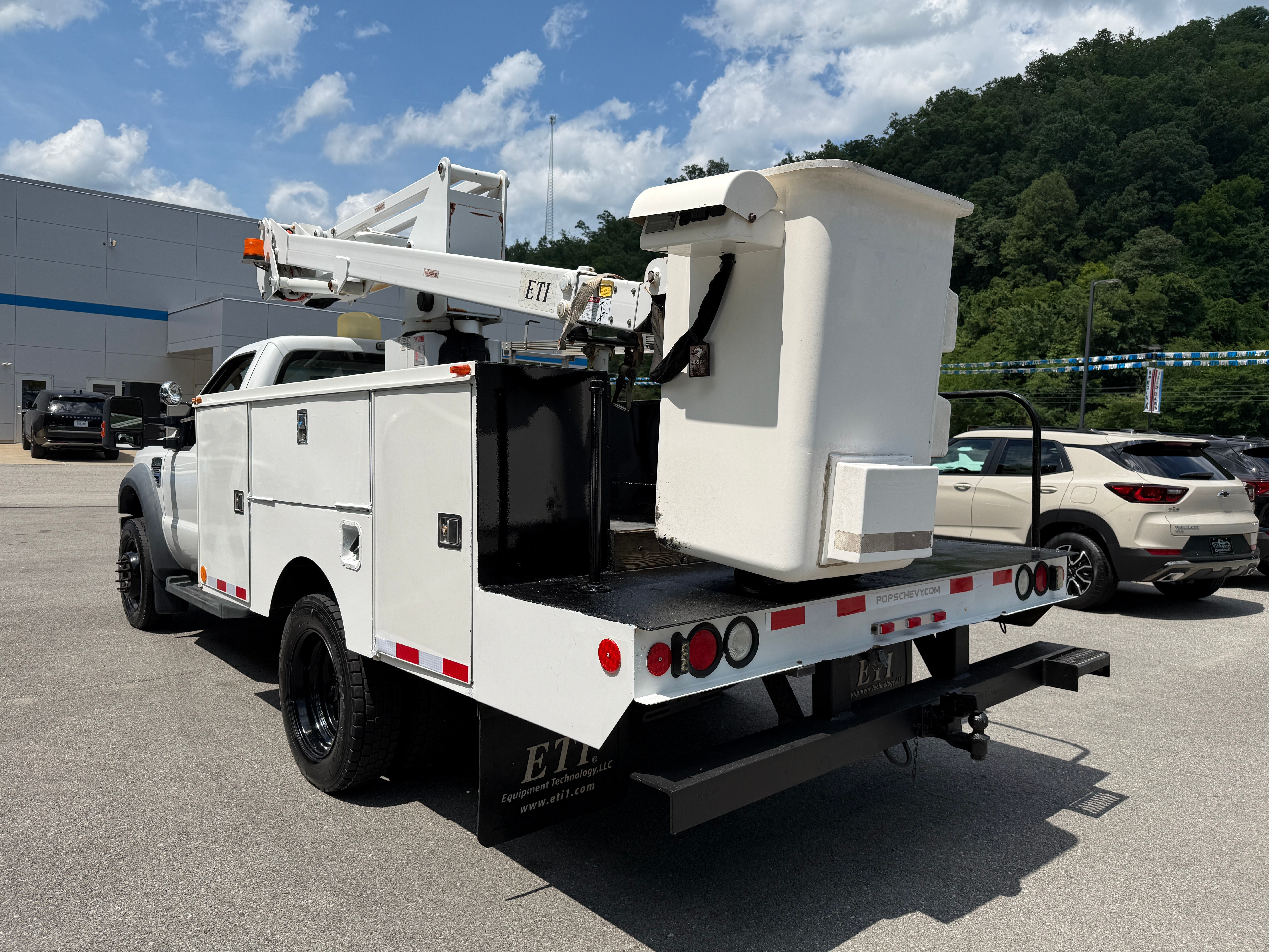 2009 Ford Super Duty F-450 DRW XL