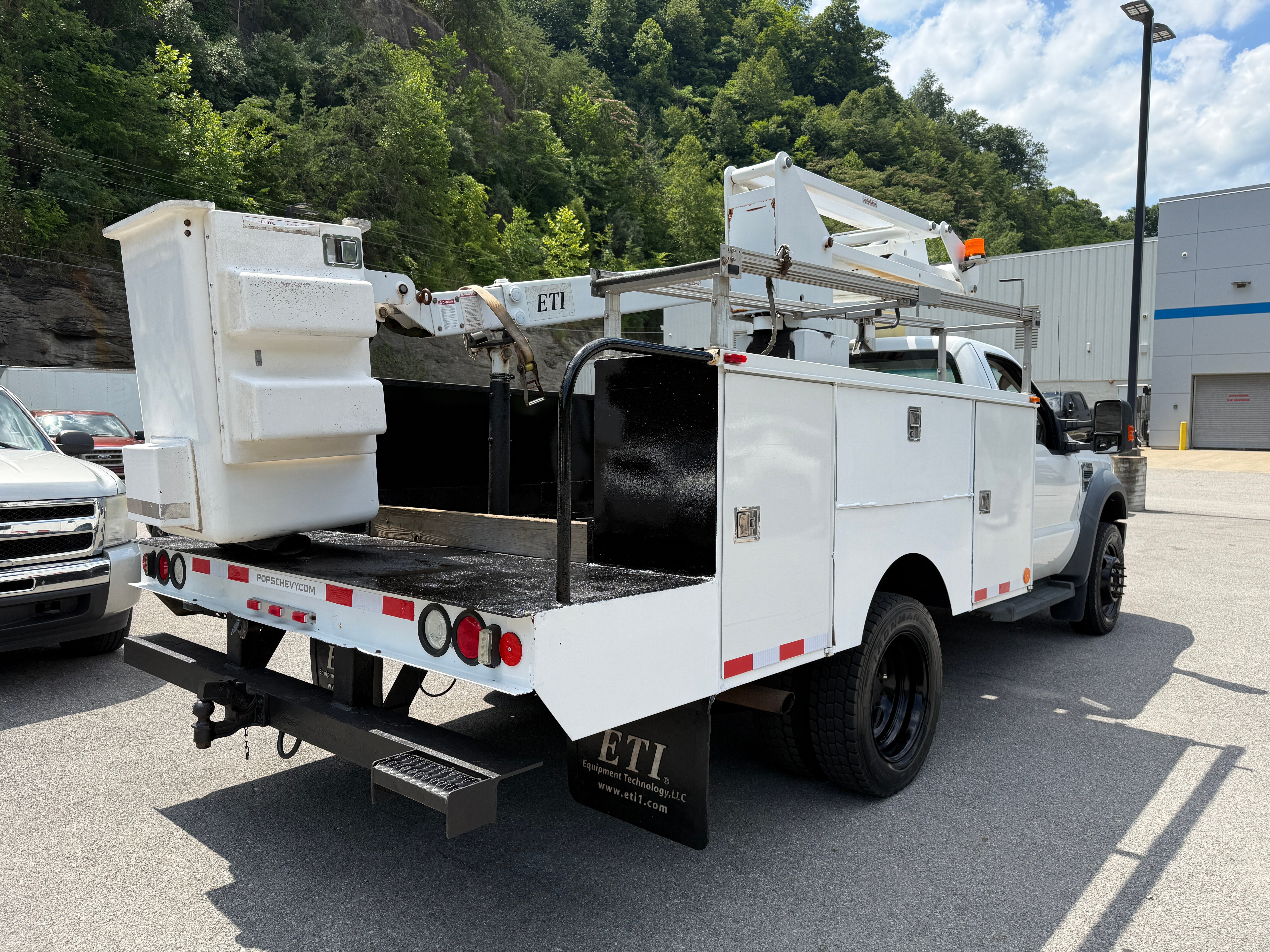 2009 Ford Super Duty F-450 DRW XL