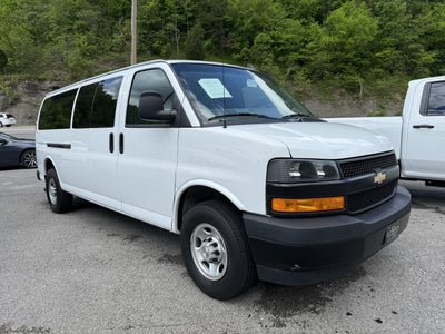 2023 Chevrolet Express Passenger 3500 1LS