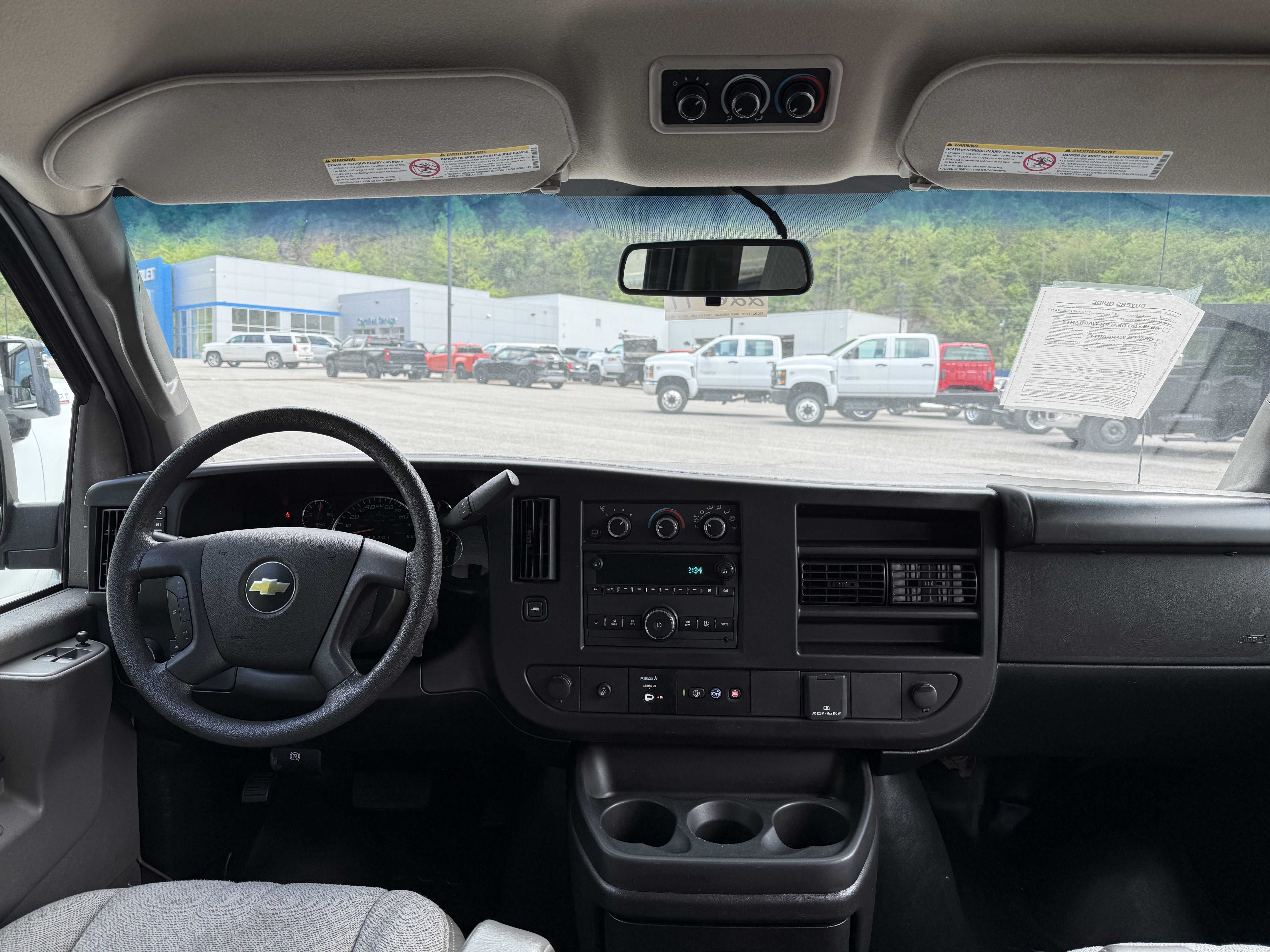 2023 Chevrolet Express Passenger 3500 1LS