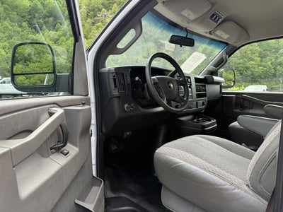 2023 Chevrolet Express Passenger 3500 1LS
