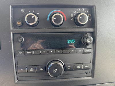 2023 Chevrolet Express Passenger 3500 1LS