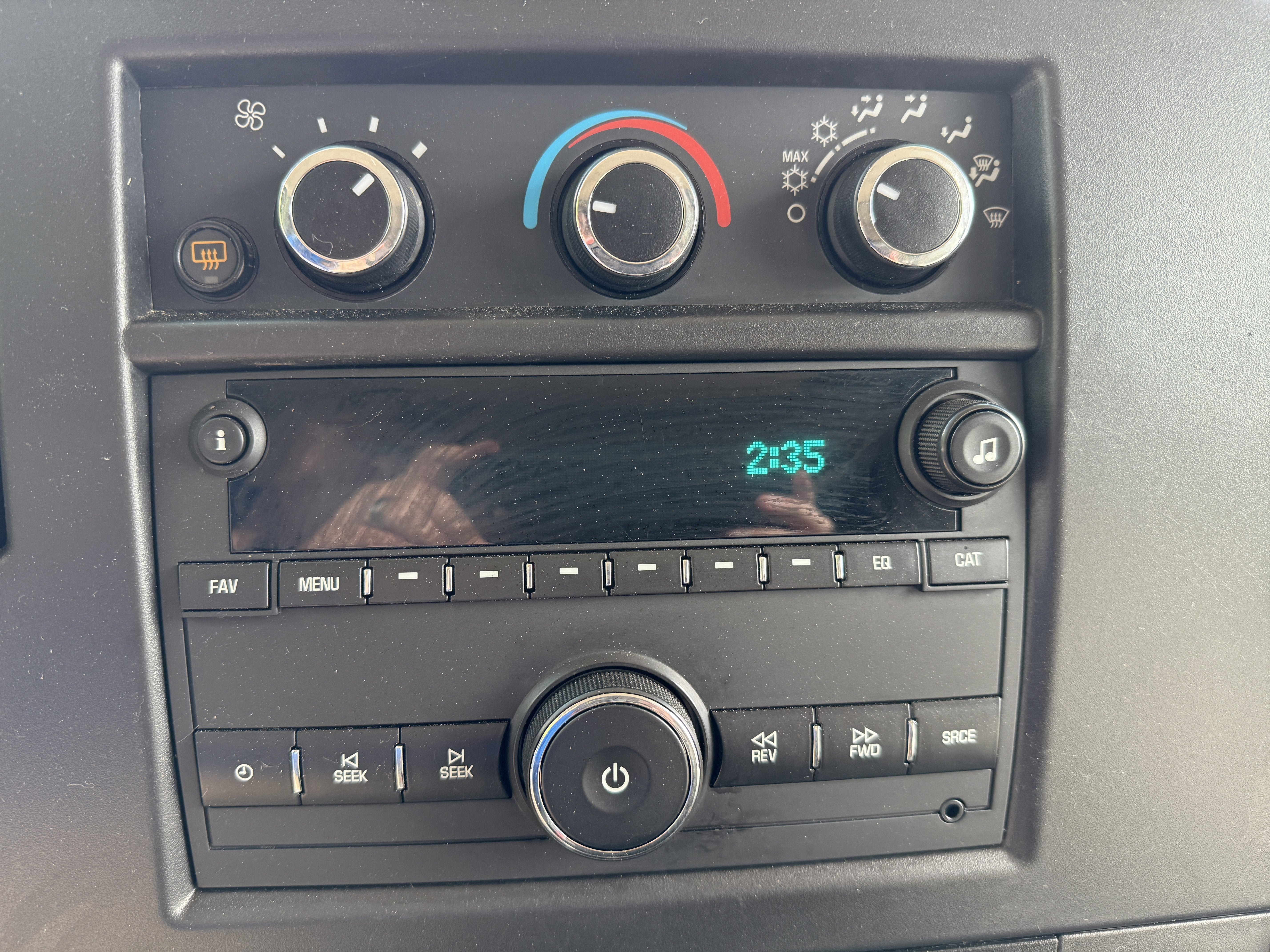 2023 Chevrolet Express Passenger 3500 1LS