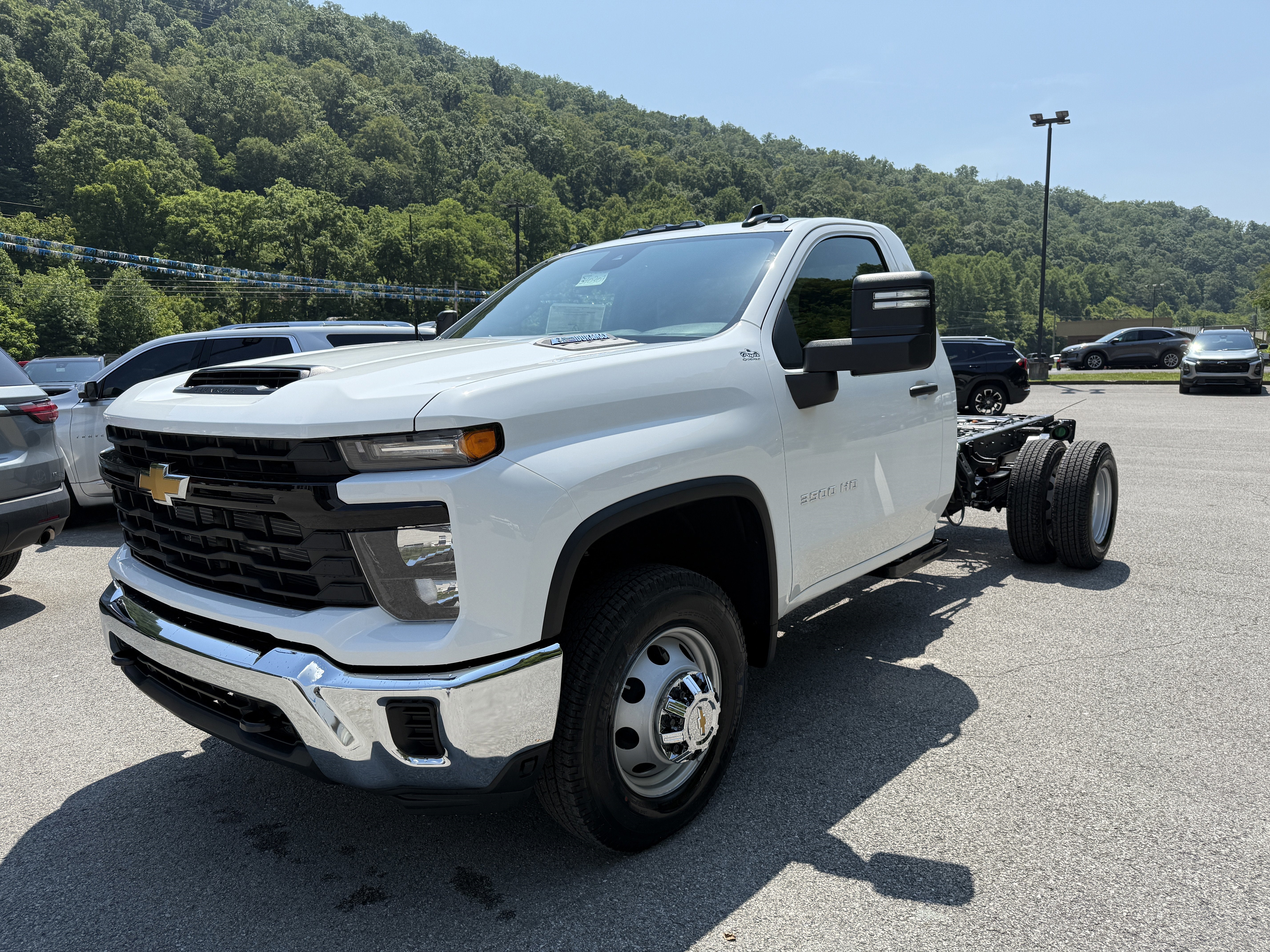 2025 Chevrolet Silverado 3500 HD Chassis Cab Work Truck