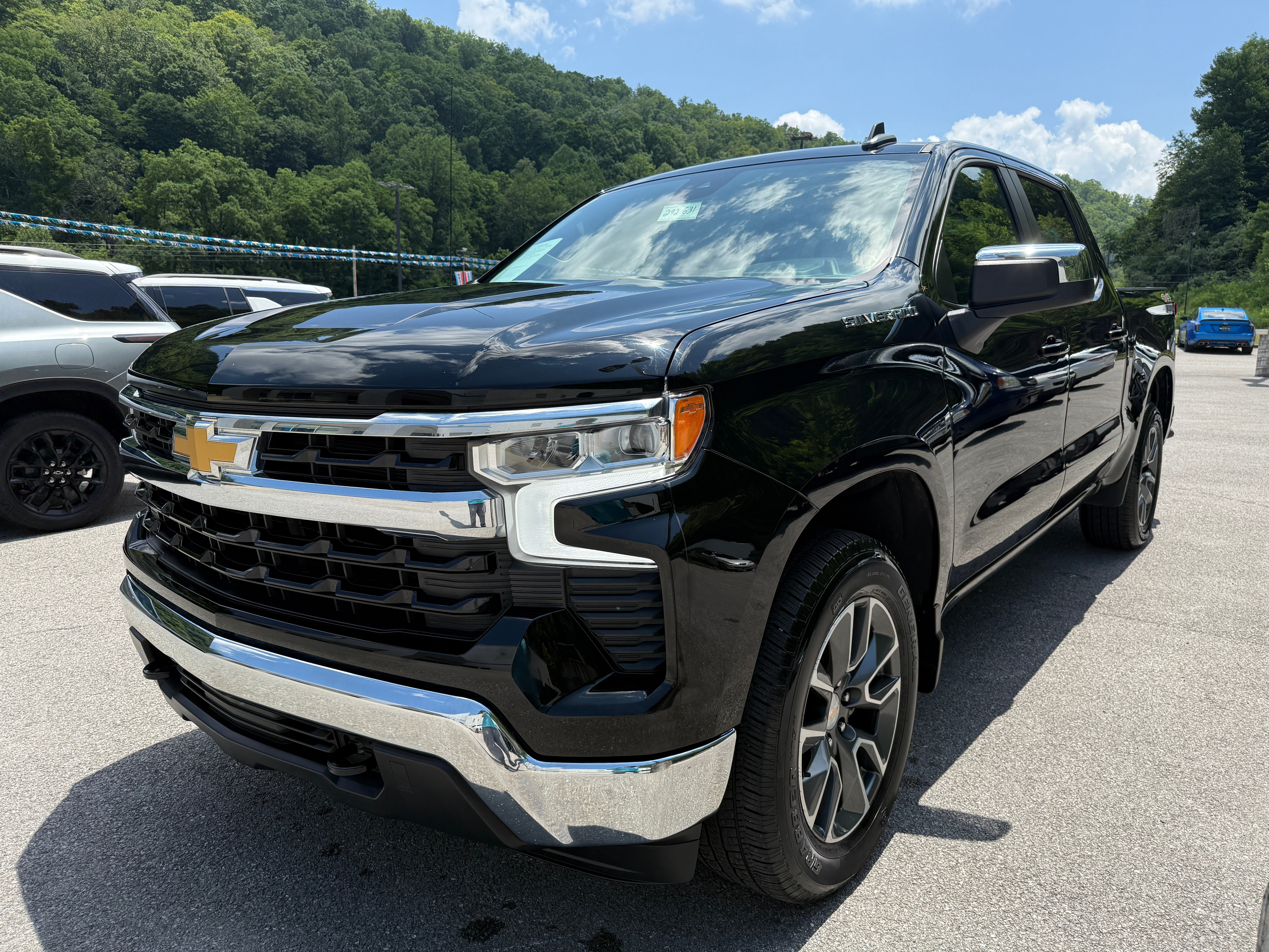 2023 Chevrolet Silverado 1500 LT (2FL)