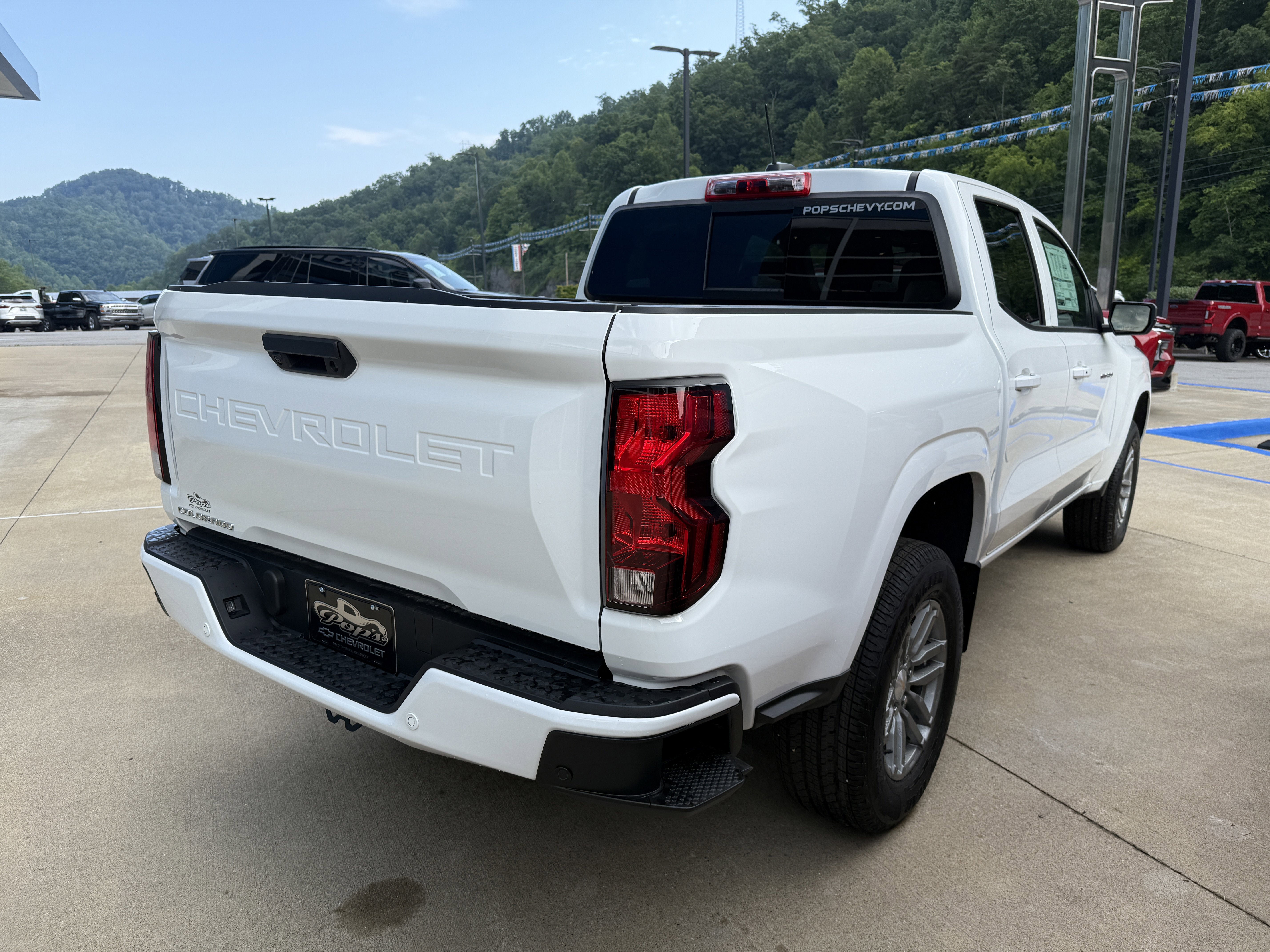 2025 Chevrolet Colorado WT/LT