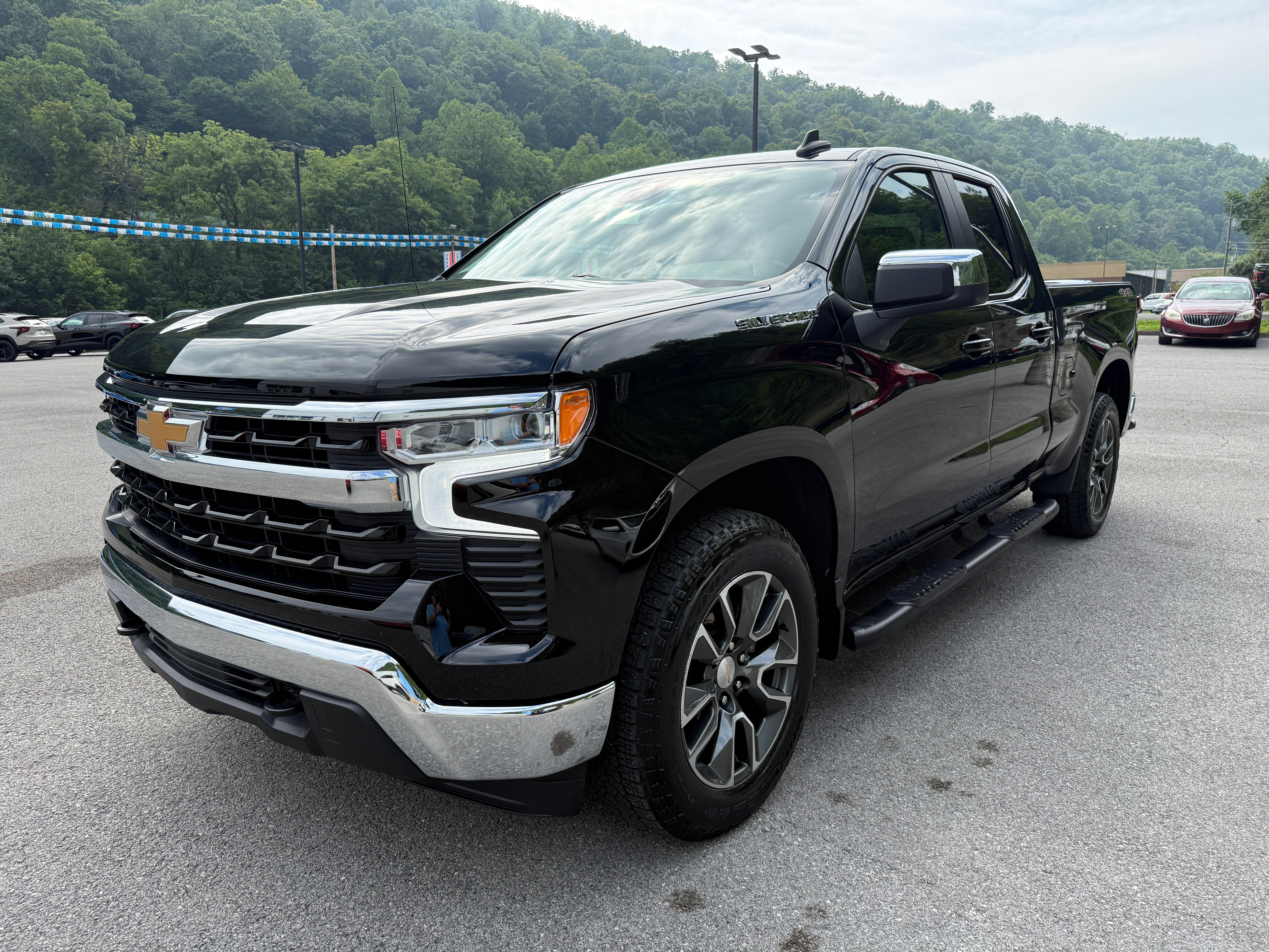 2024 Chevrolet Silverado 1500 LT (2FL)
