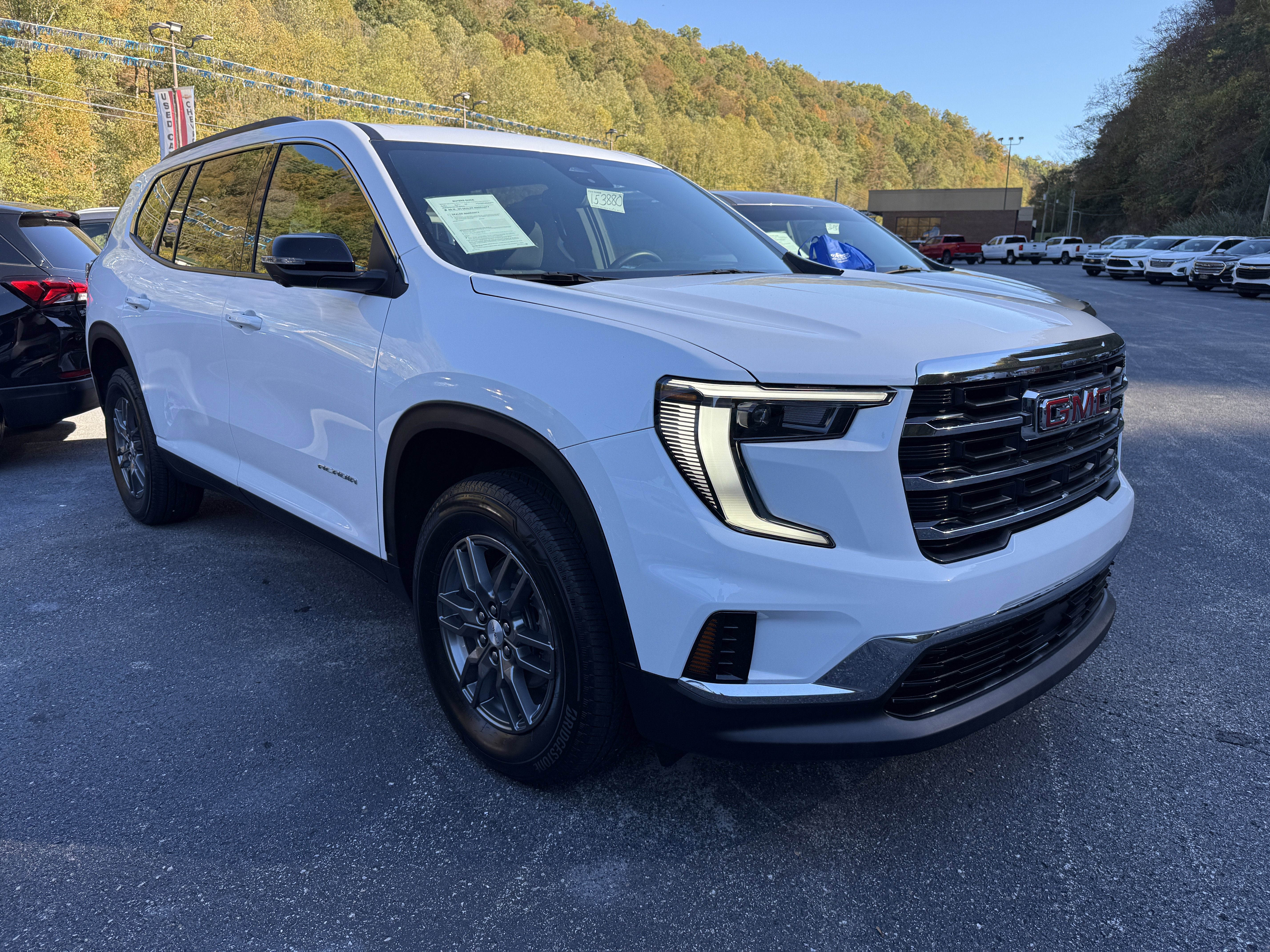 2025 GMC Acadia Elevation