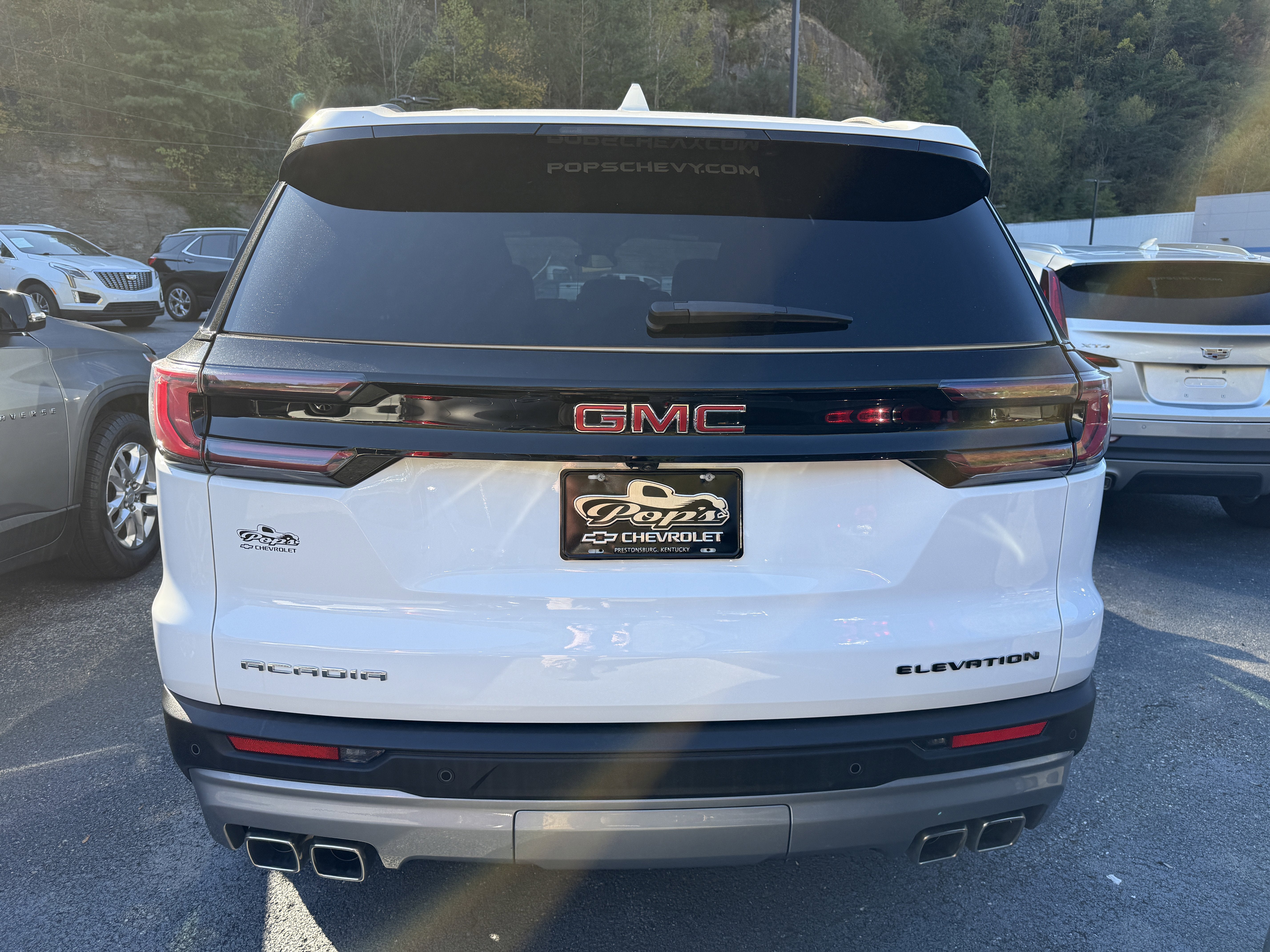 2025 GMC Acadia Elevation