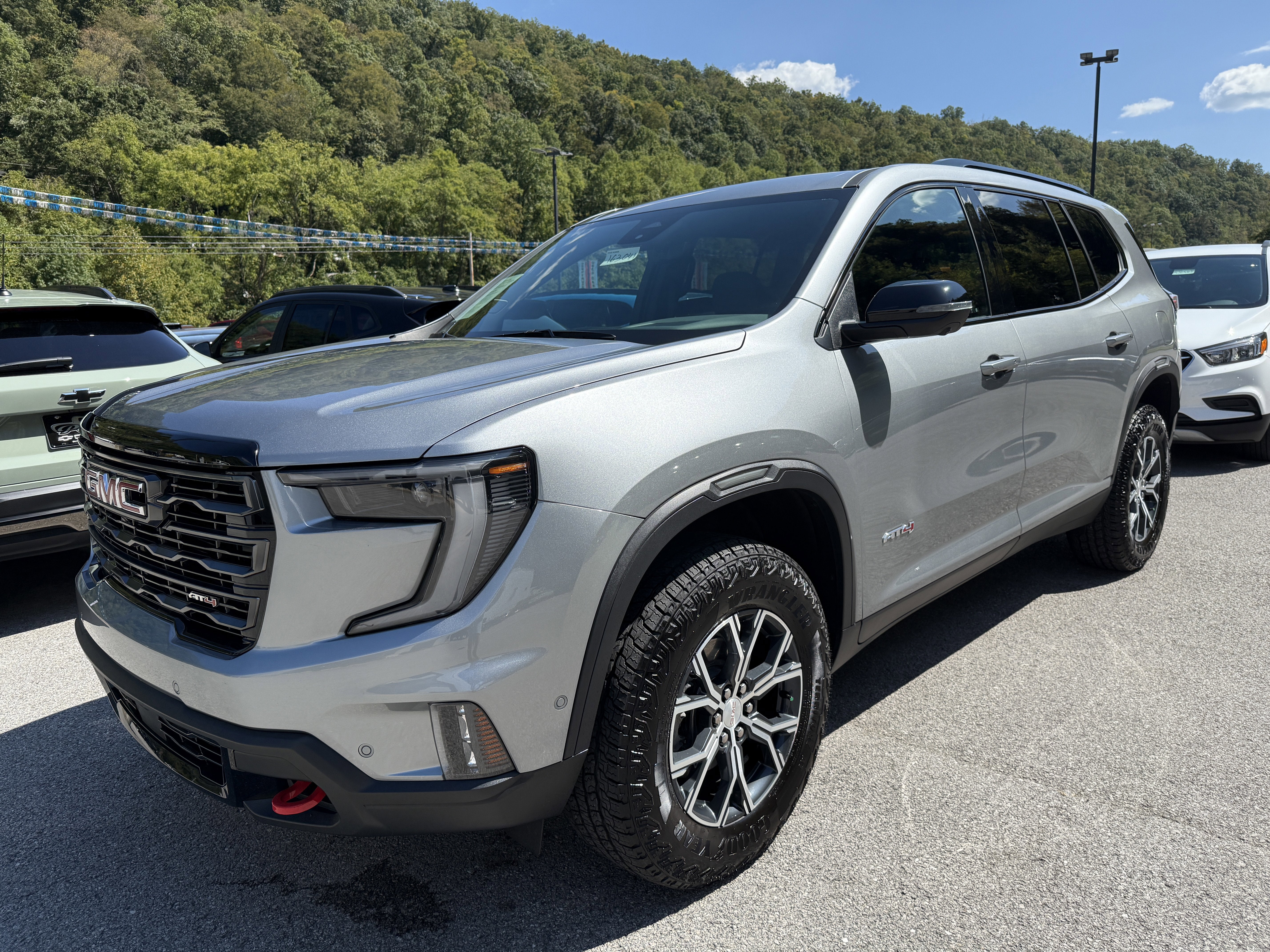 2024 GMC Acadia AT4