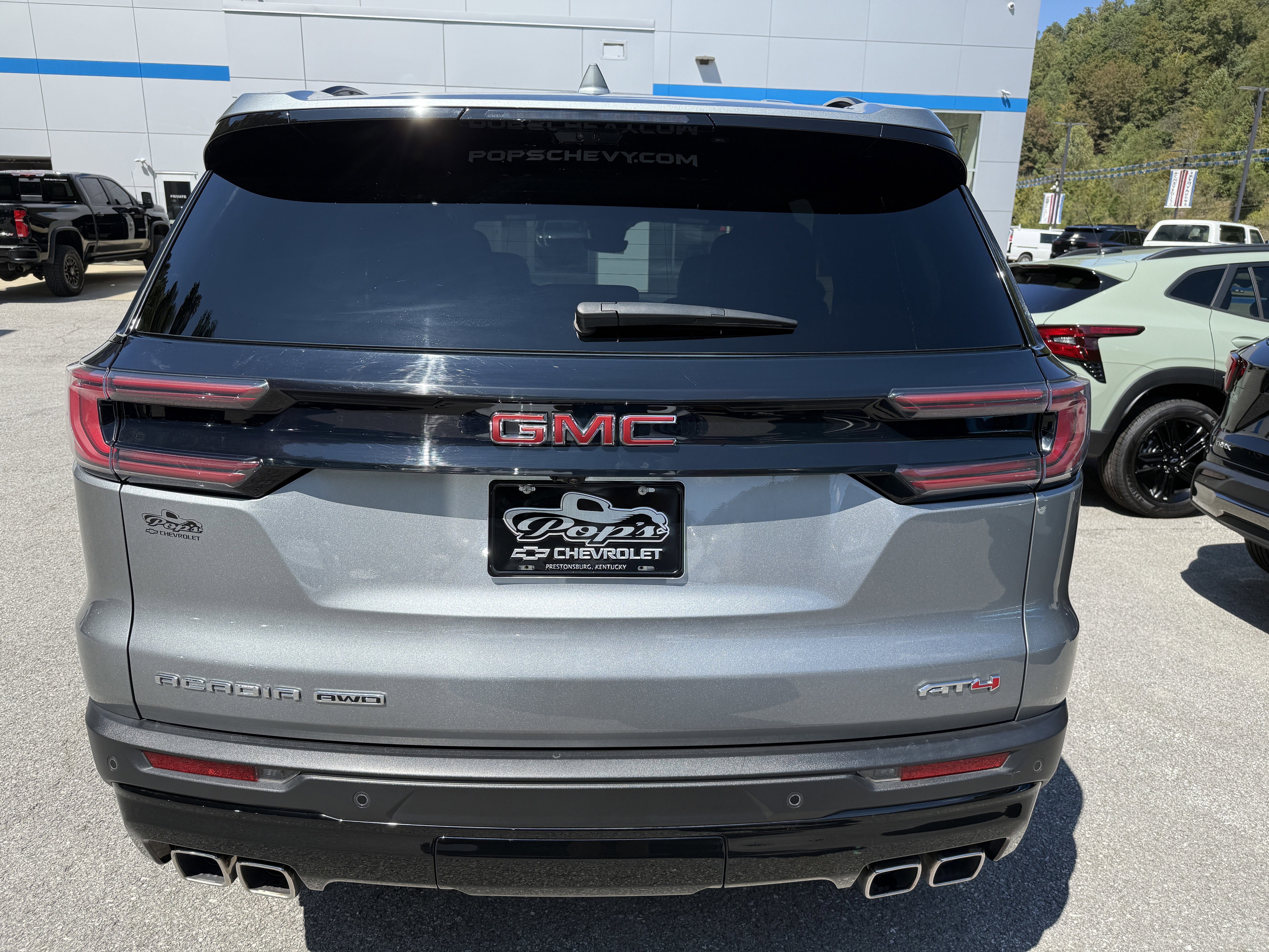 2024 GMC Acadia AT4