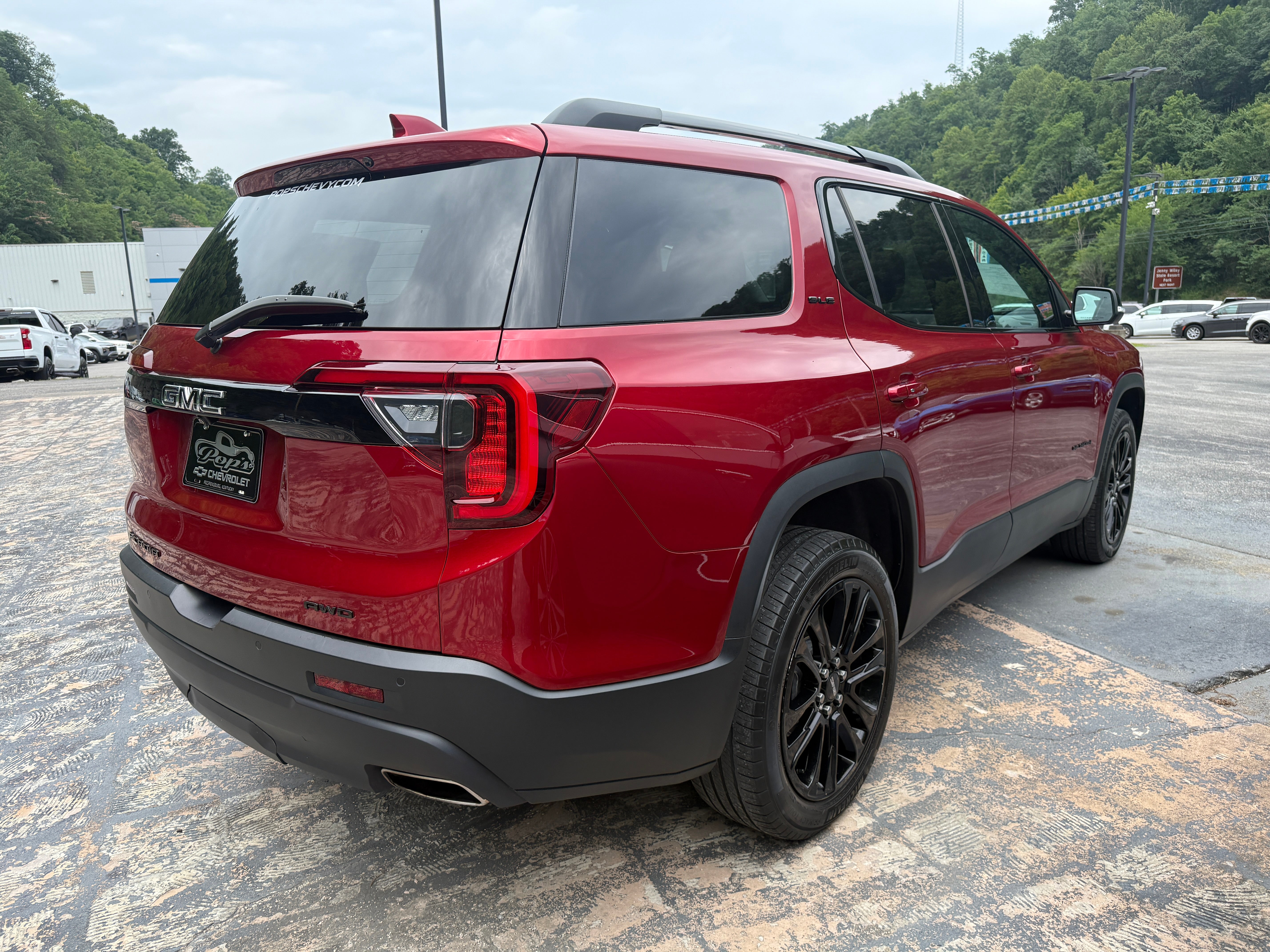 2023 GMC Acadia SLE