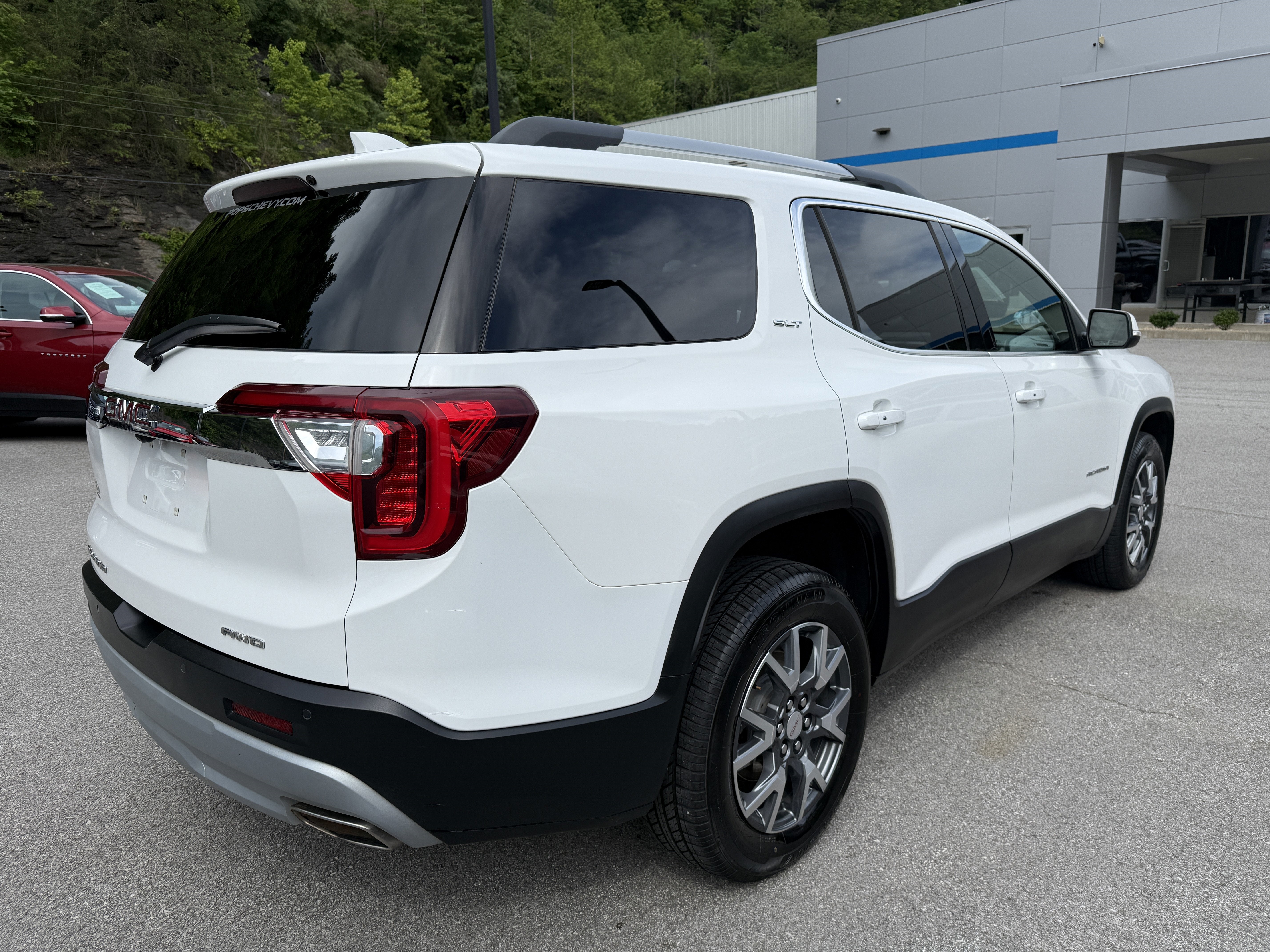 2023 GMC Acadia SLT