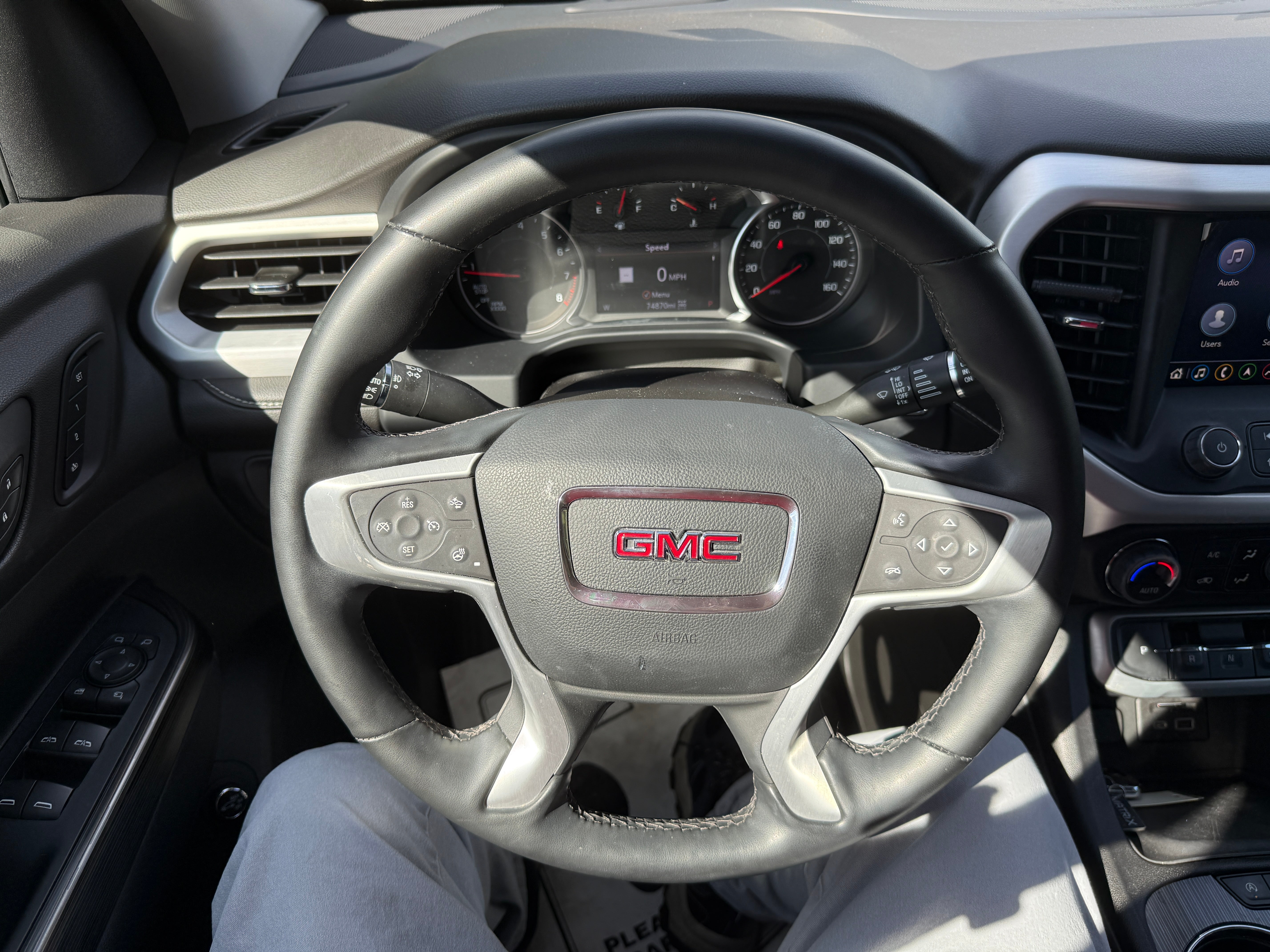 2023 GMC Acadia SLT