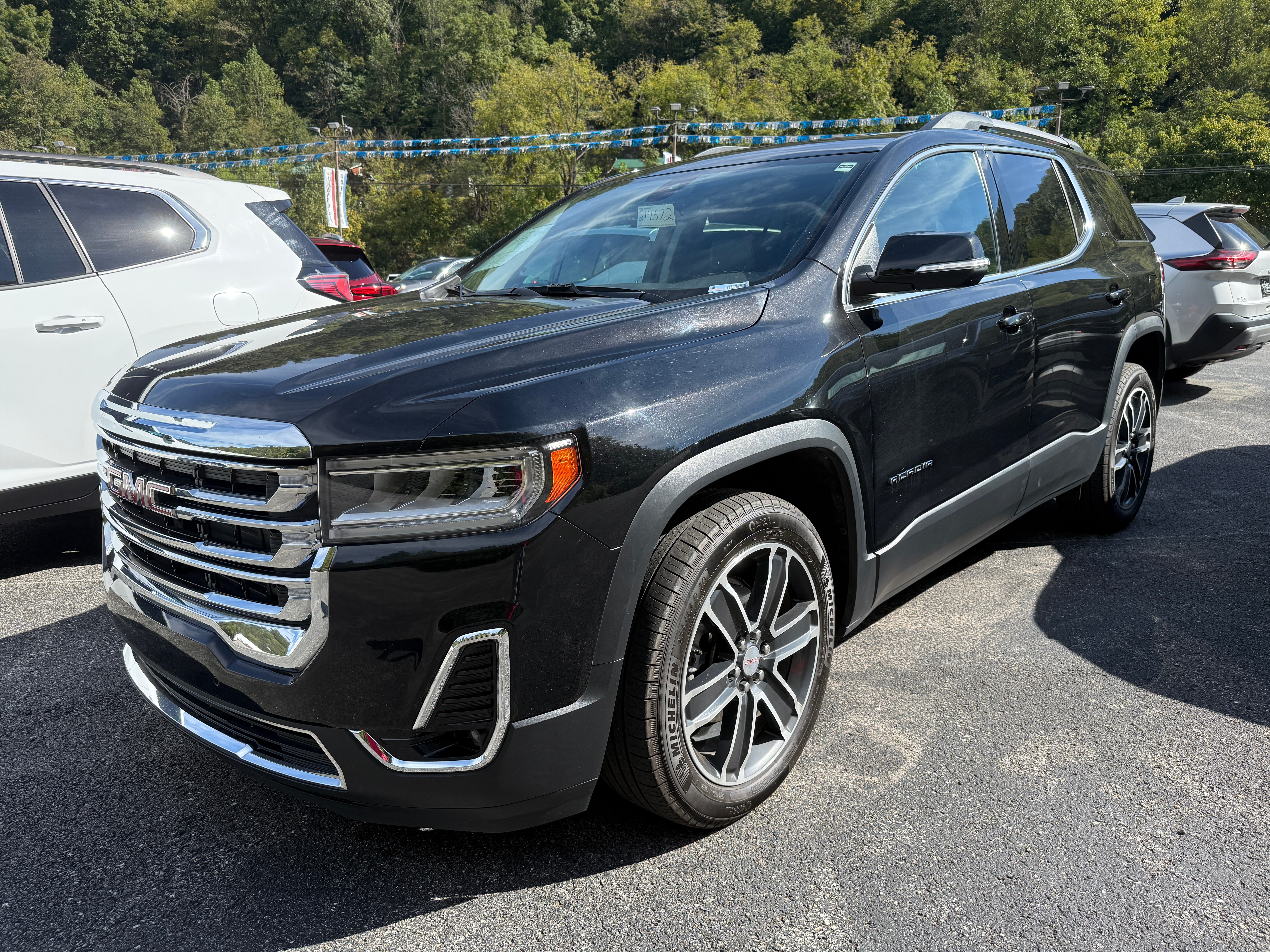 2023 GMC Acadia SLT