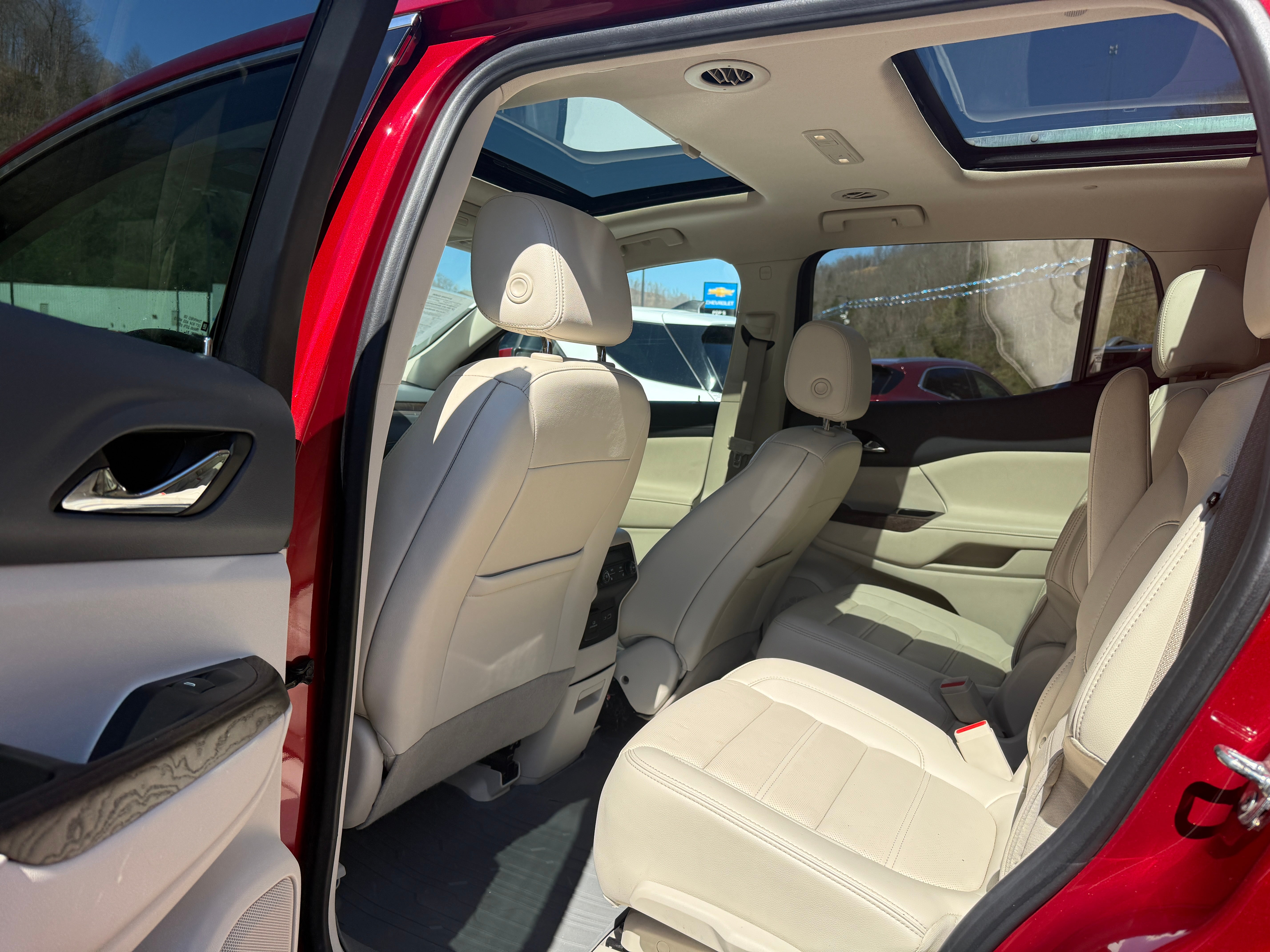 2022 GMC Acadia Denali