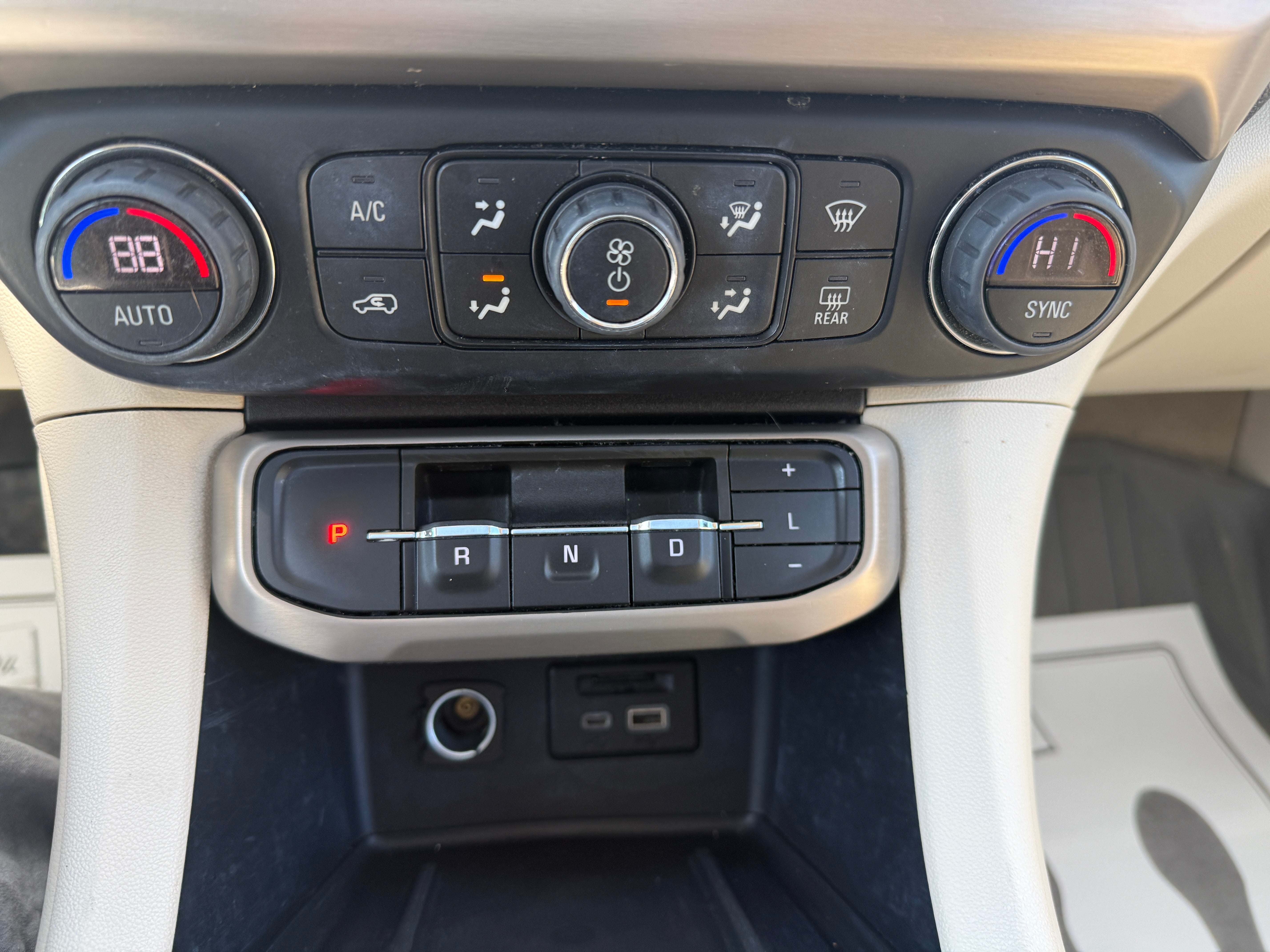 2022 GMC Acadia Denali