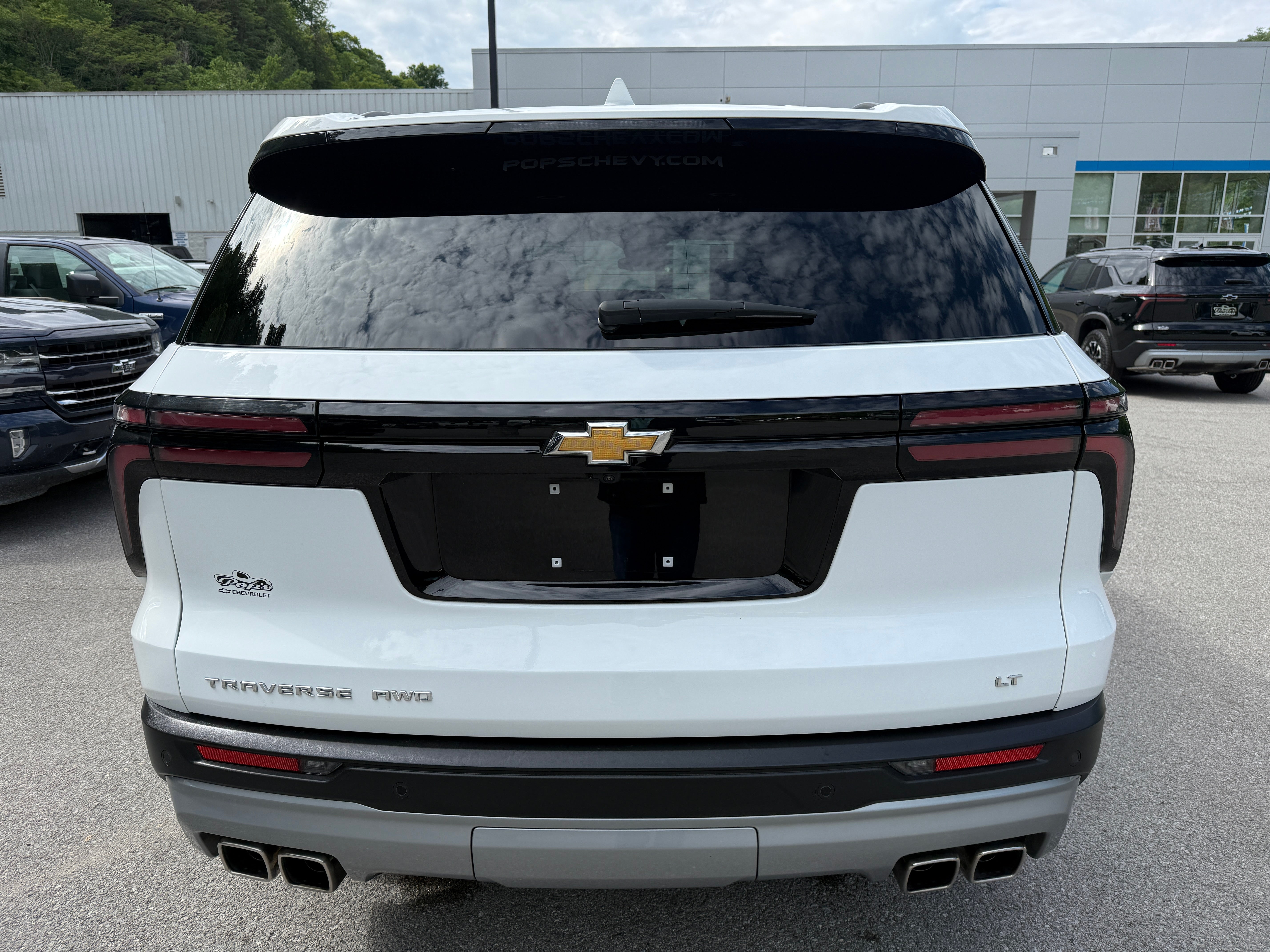 2024 Chevrolet Traverse LT