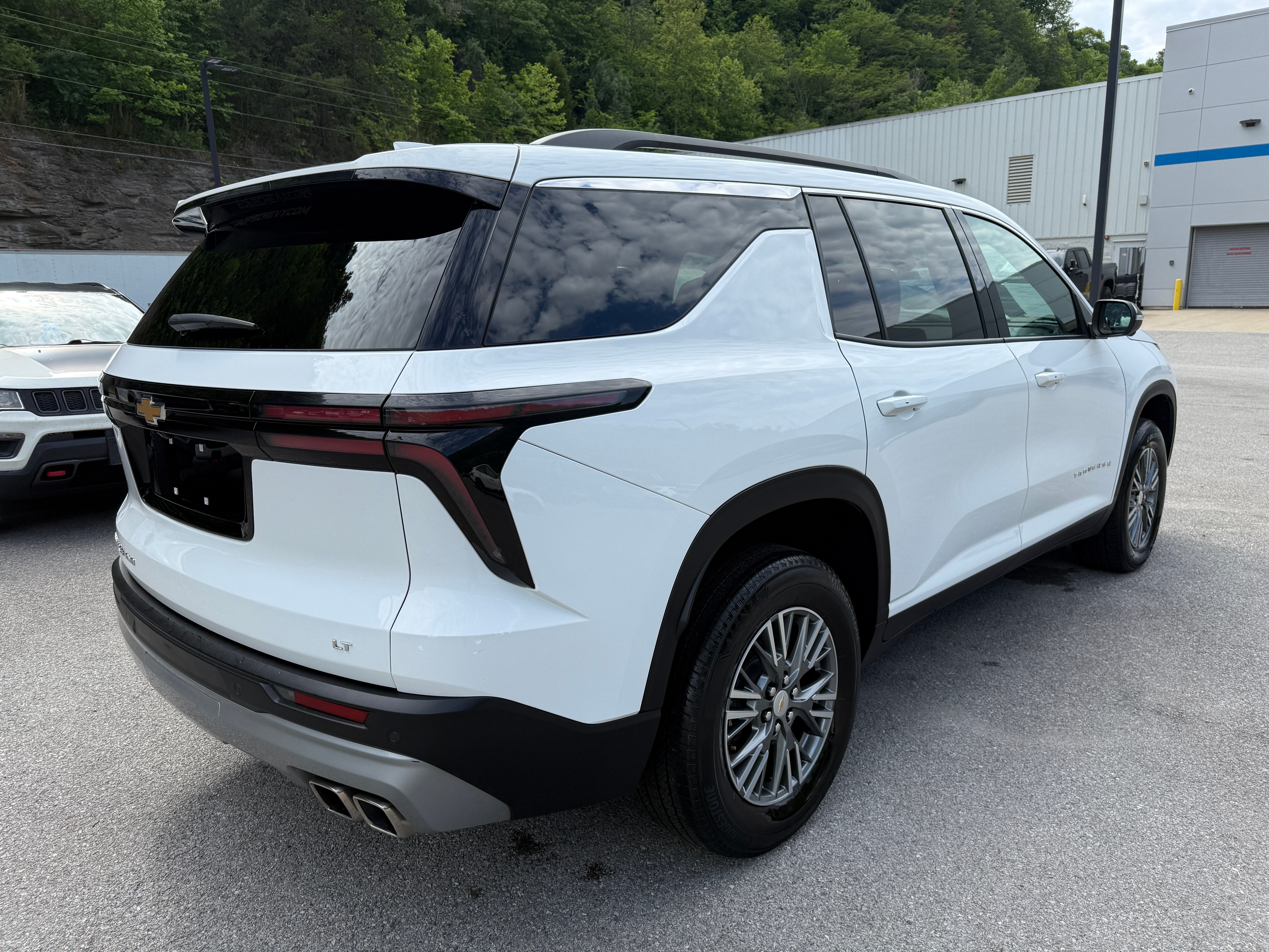 2024 Chevrolet Traverse LT