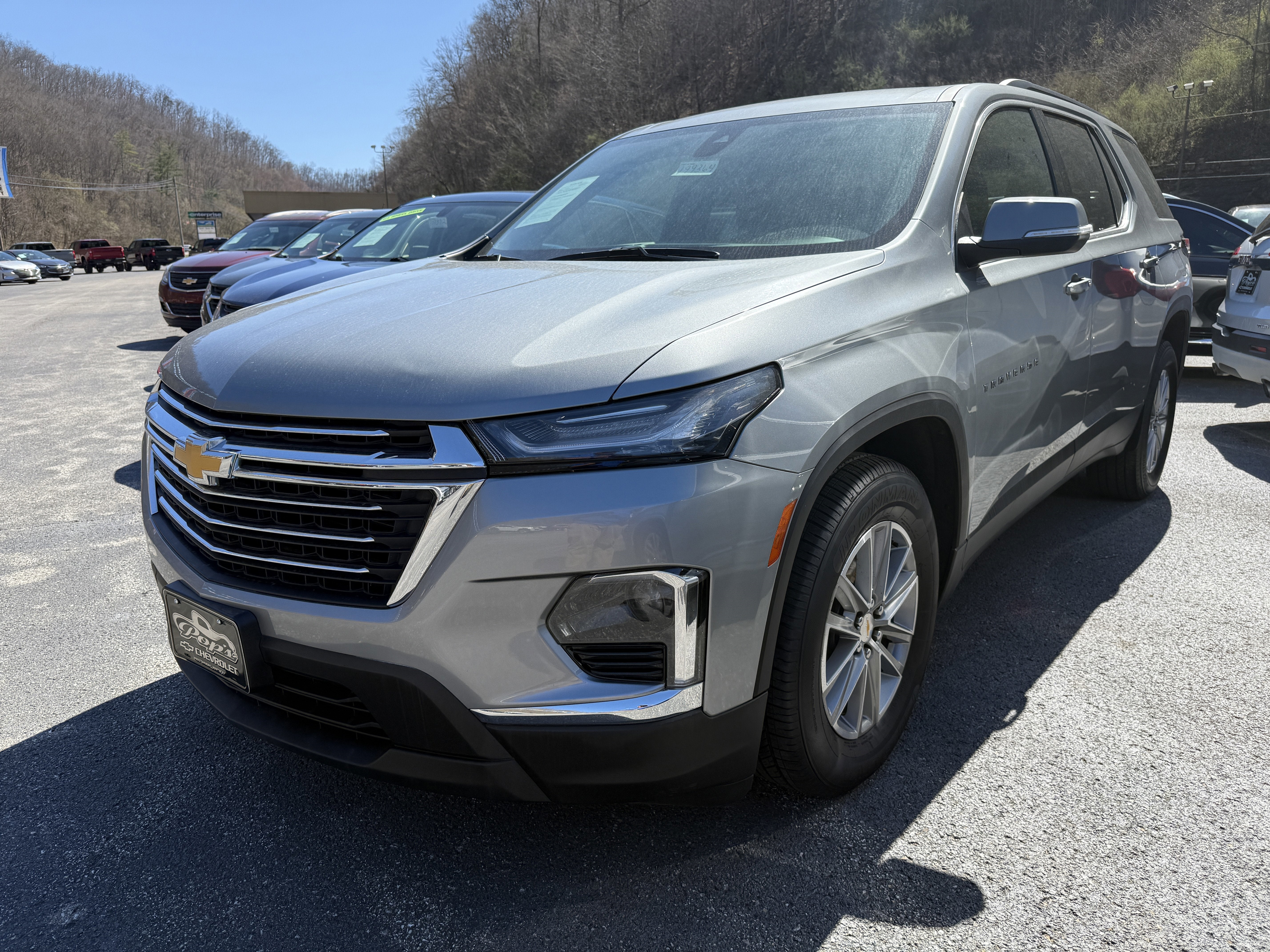 2023 Chevrolet Traverse LT Cloth