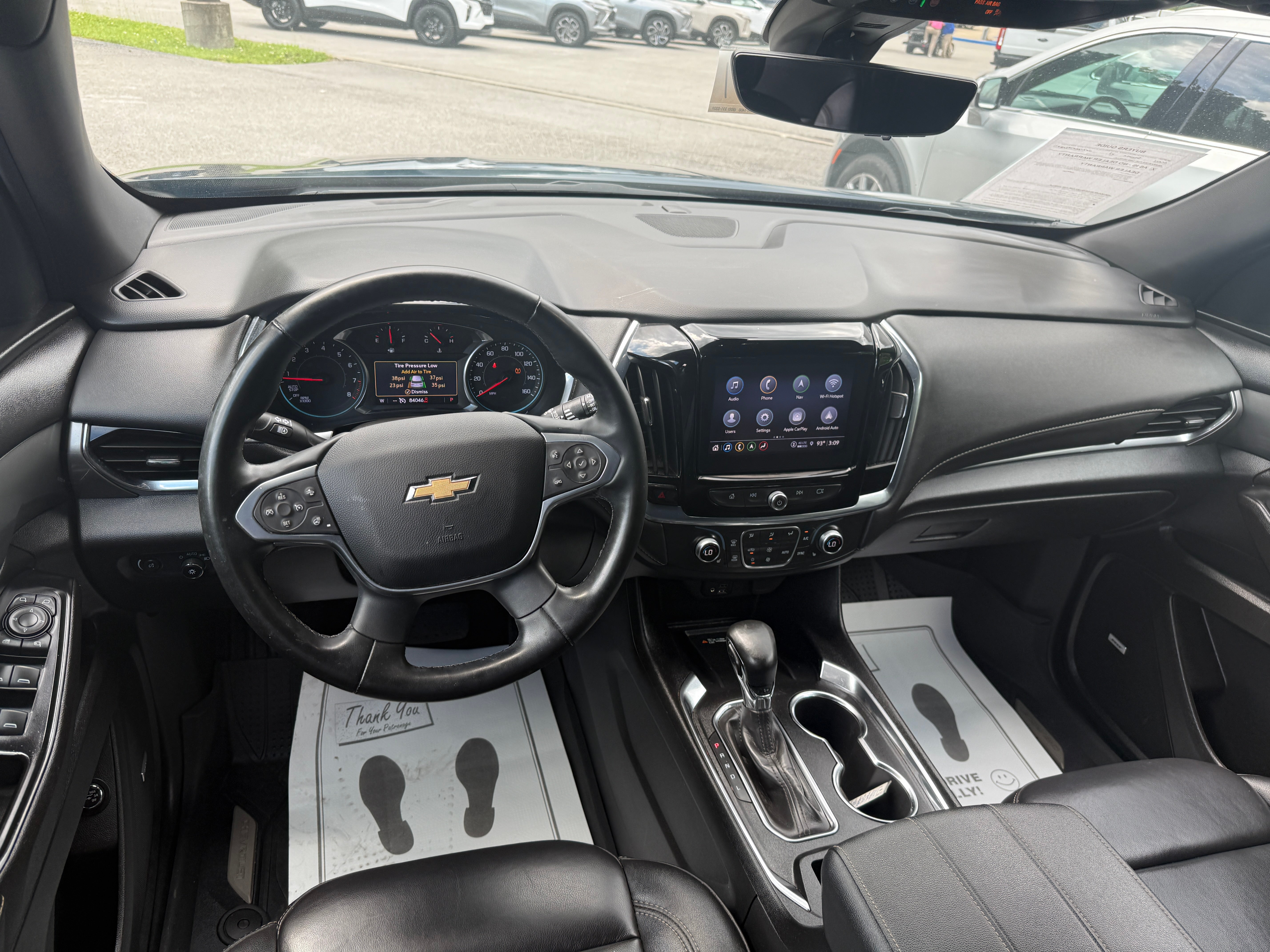 2023 Chevrolet Traverse LT Leather