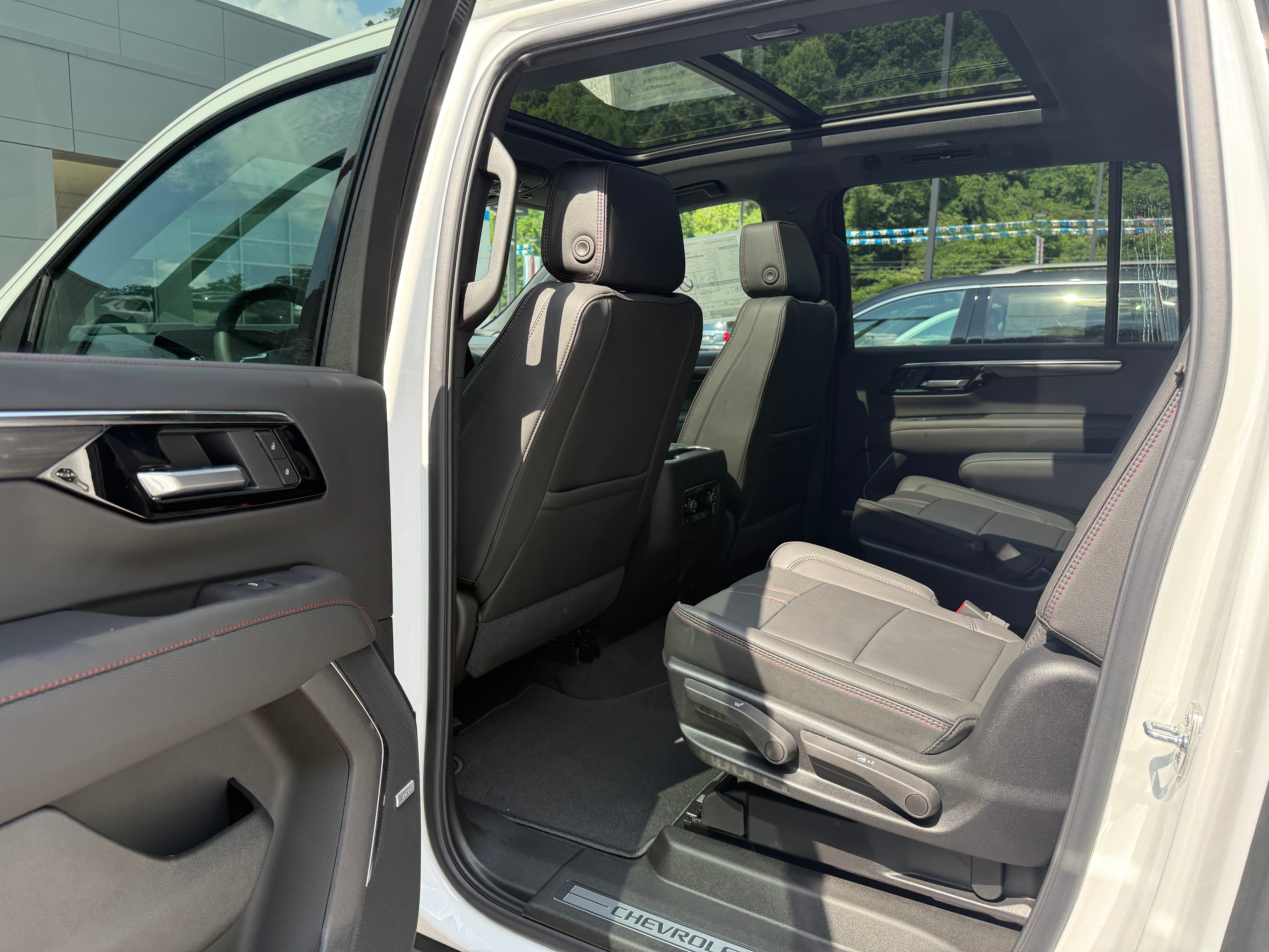 2026 Chevrolet Suburban RST - Photo 12