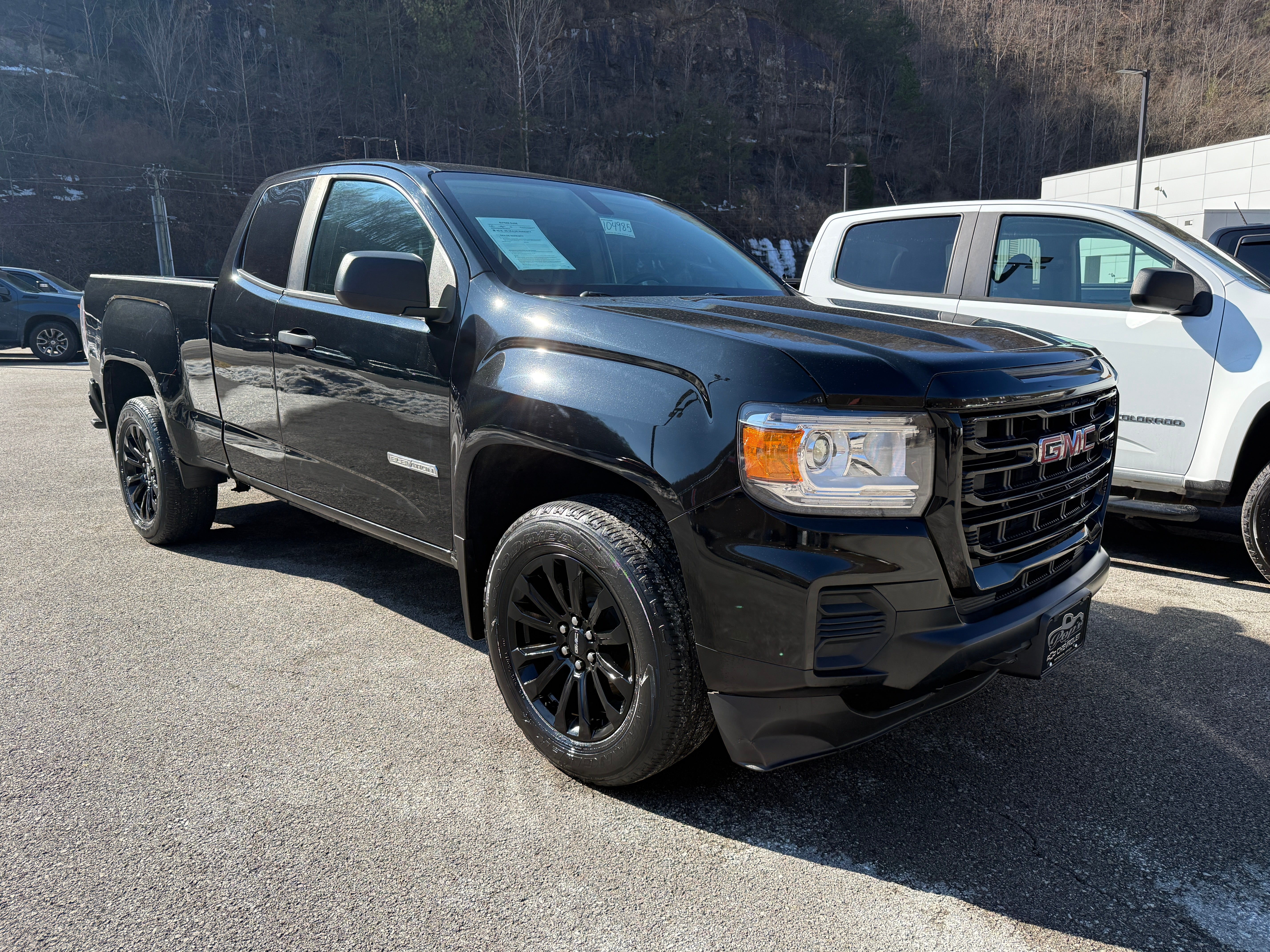 2022 GMC Canyon Elevation Standard