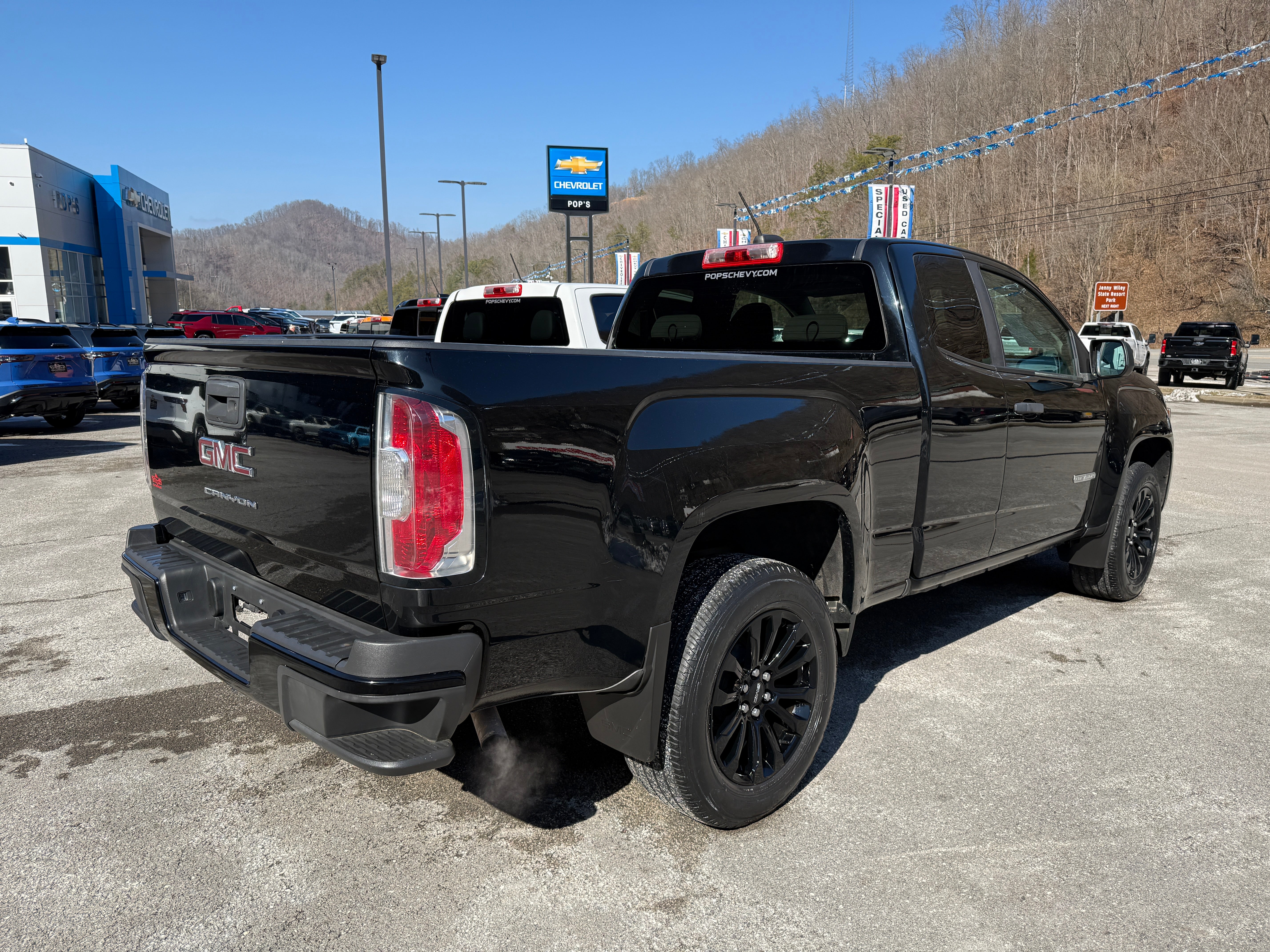 2022 GMC Canyon Elevation Standard