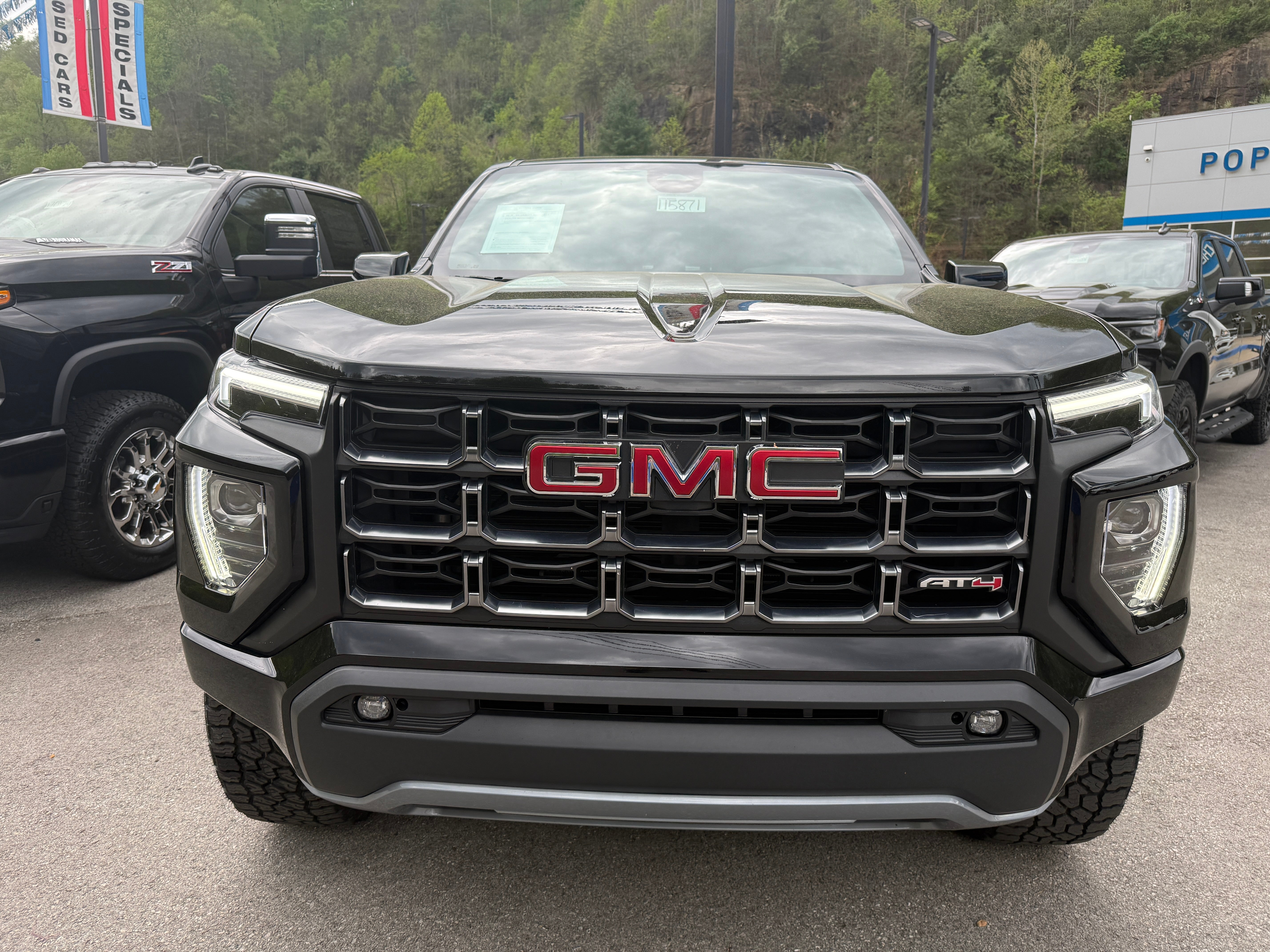 2024 GMC Canyon AT4