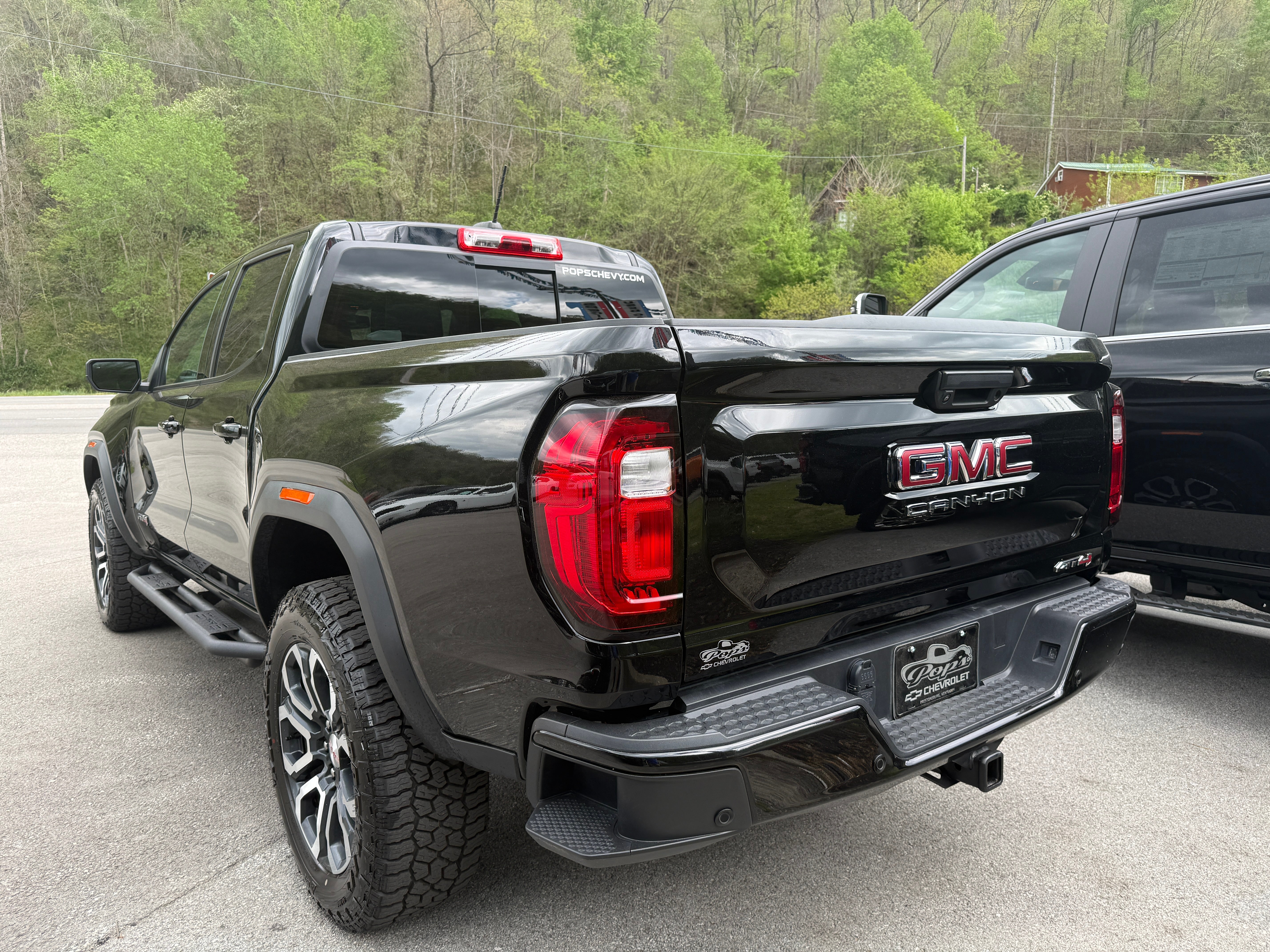 2024 GMC Canyon AT4