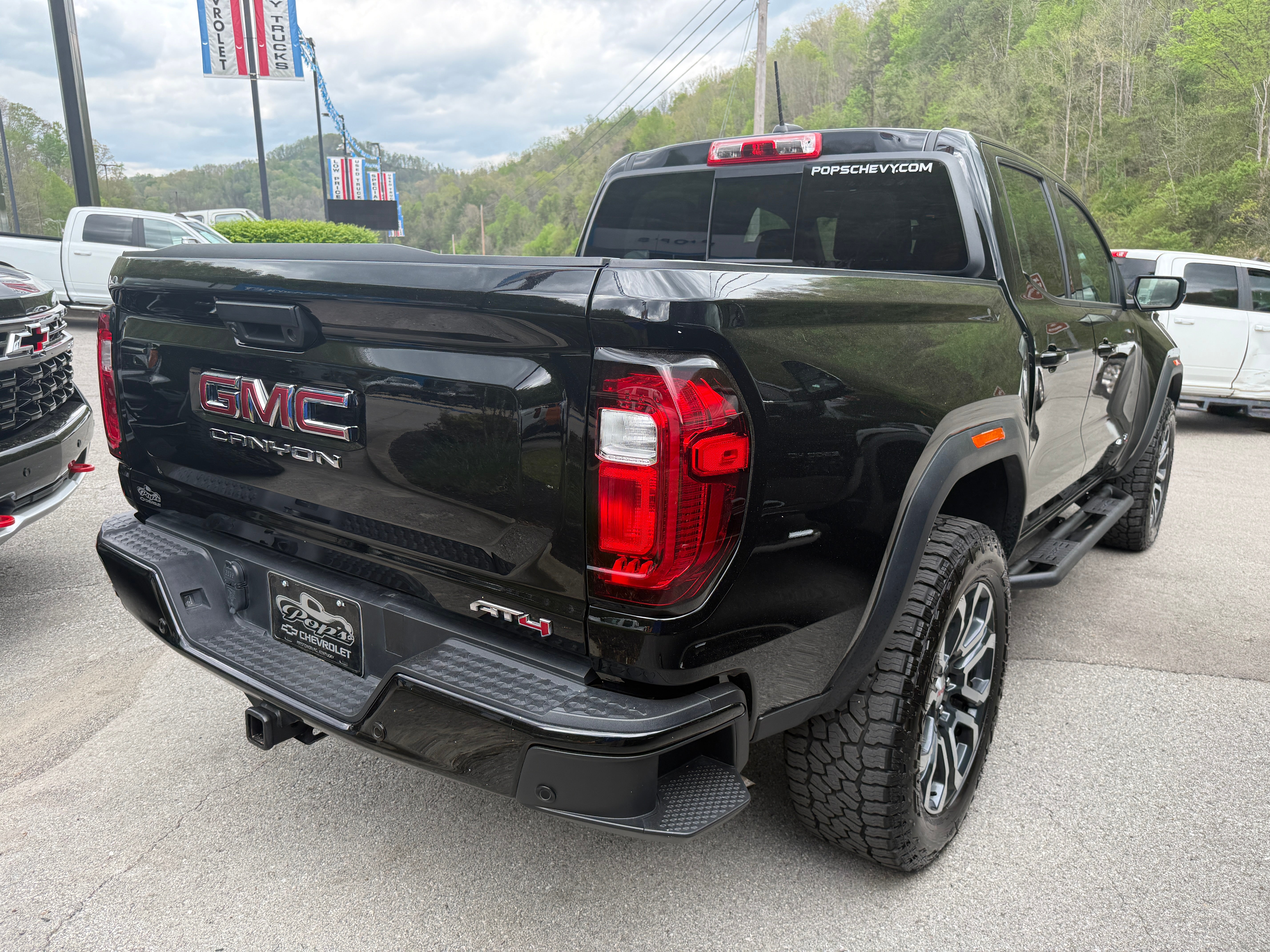 2024 GMC Canyon AT4