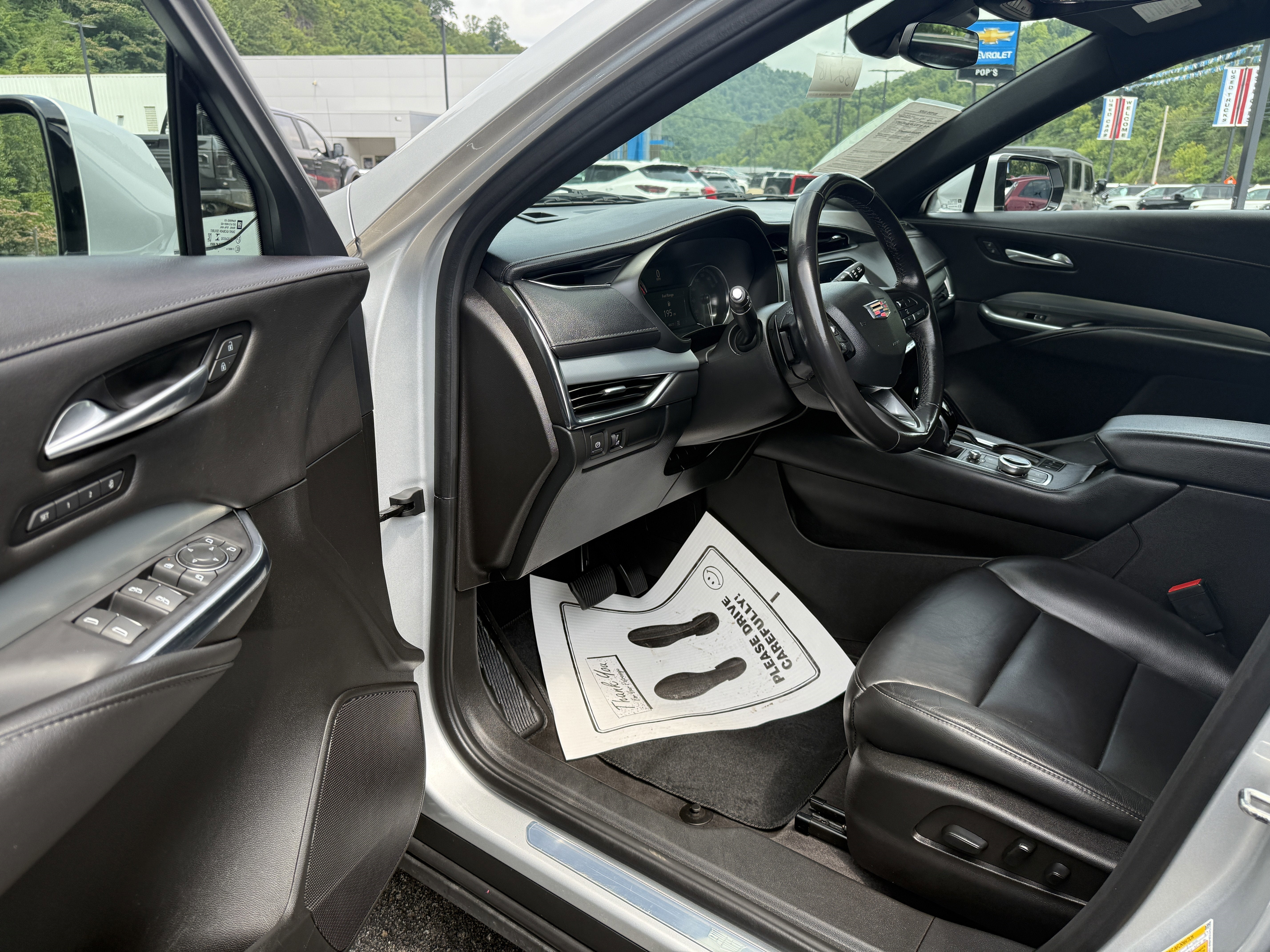 2022 Cadillac XT4 Premium Luxury