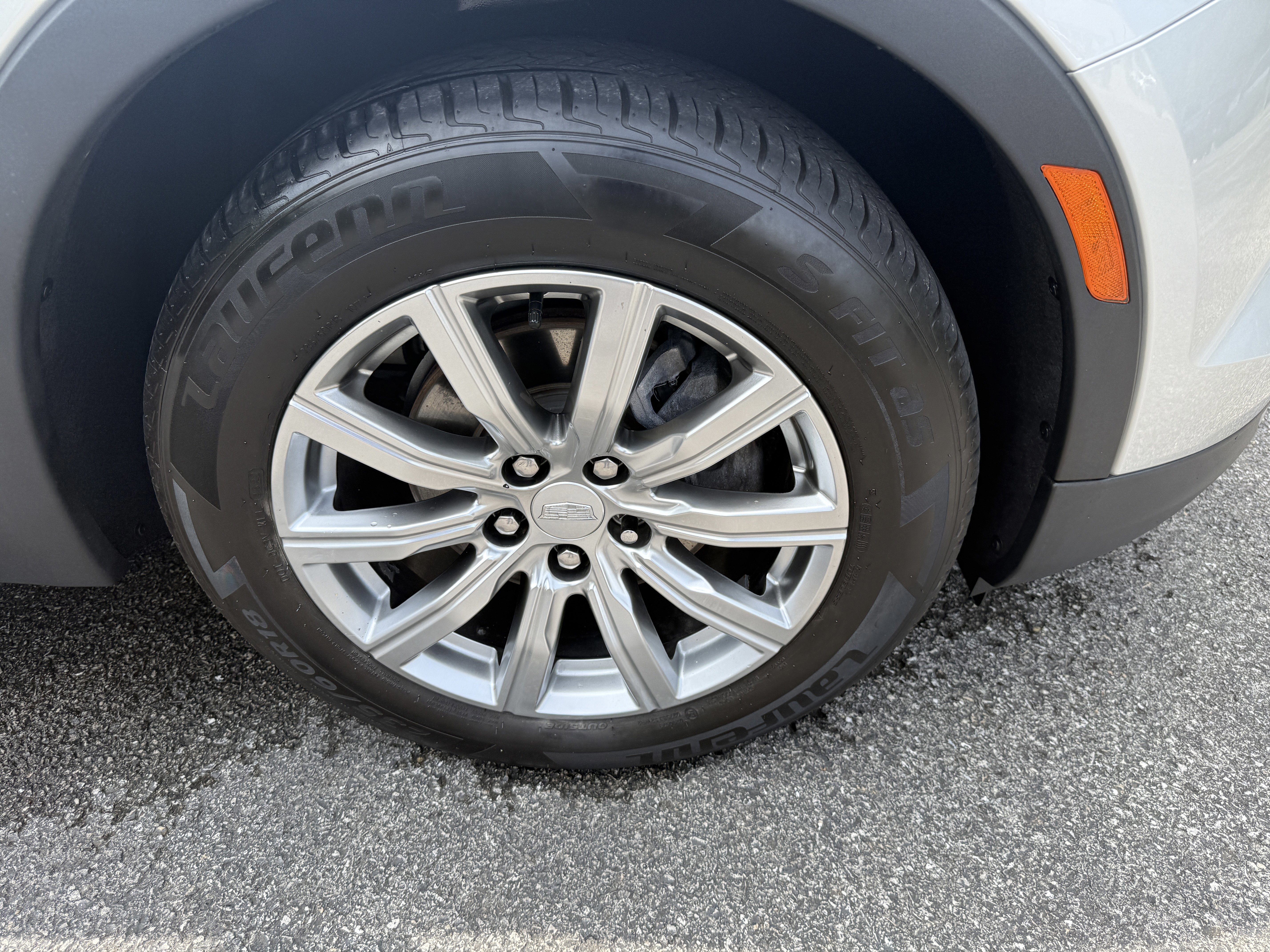 2022 Cadillac XT4 Premium Luxury