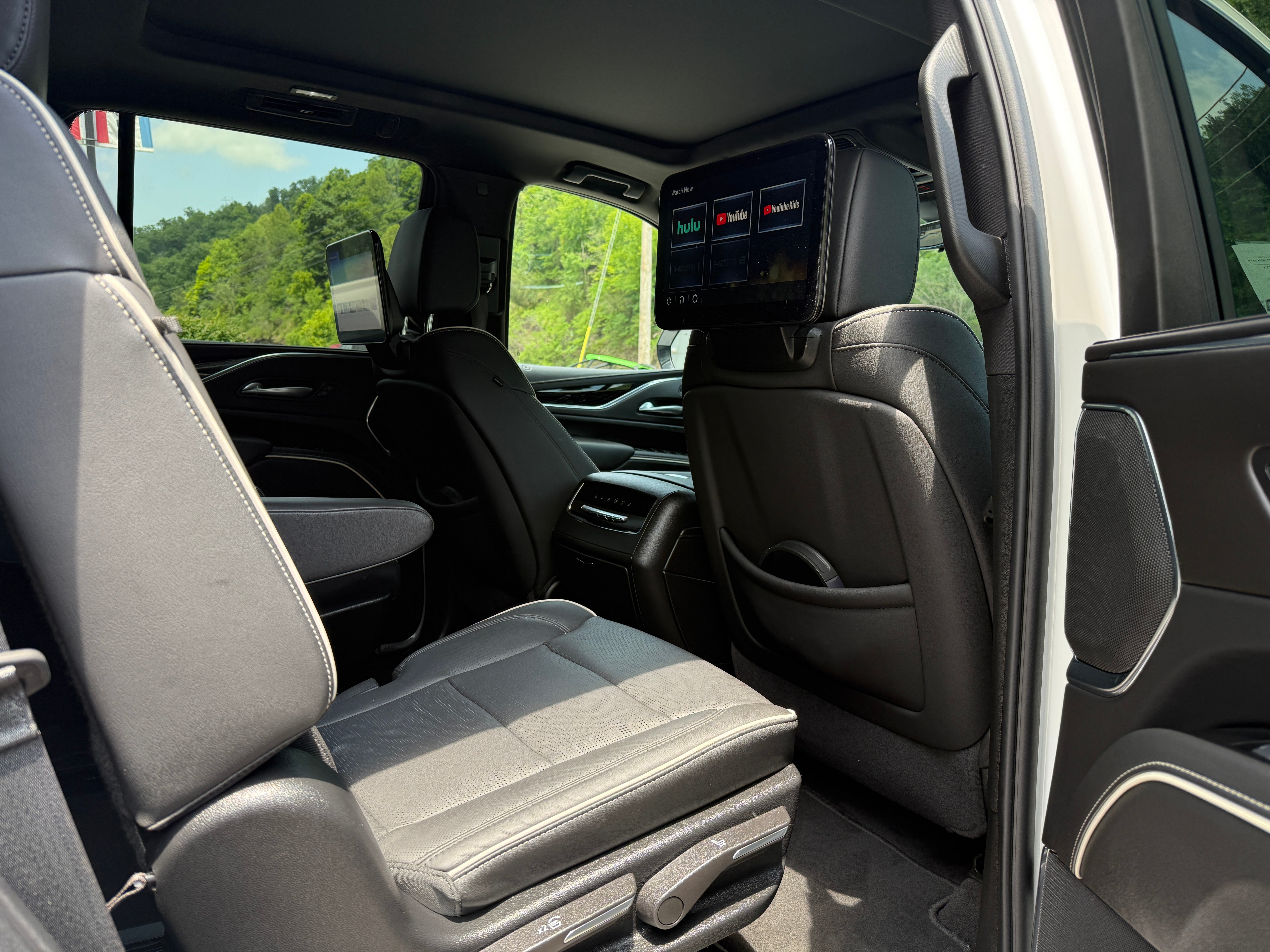 2024 Cadillac Escalade Sport