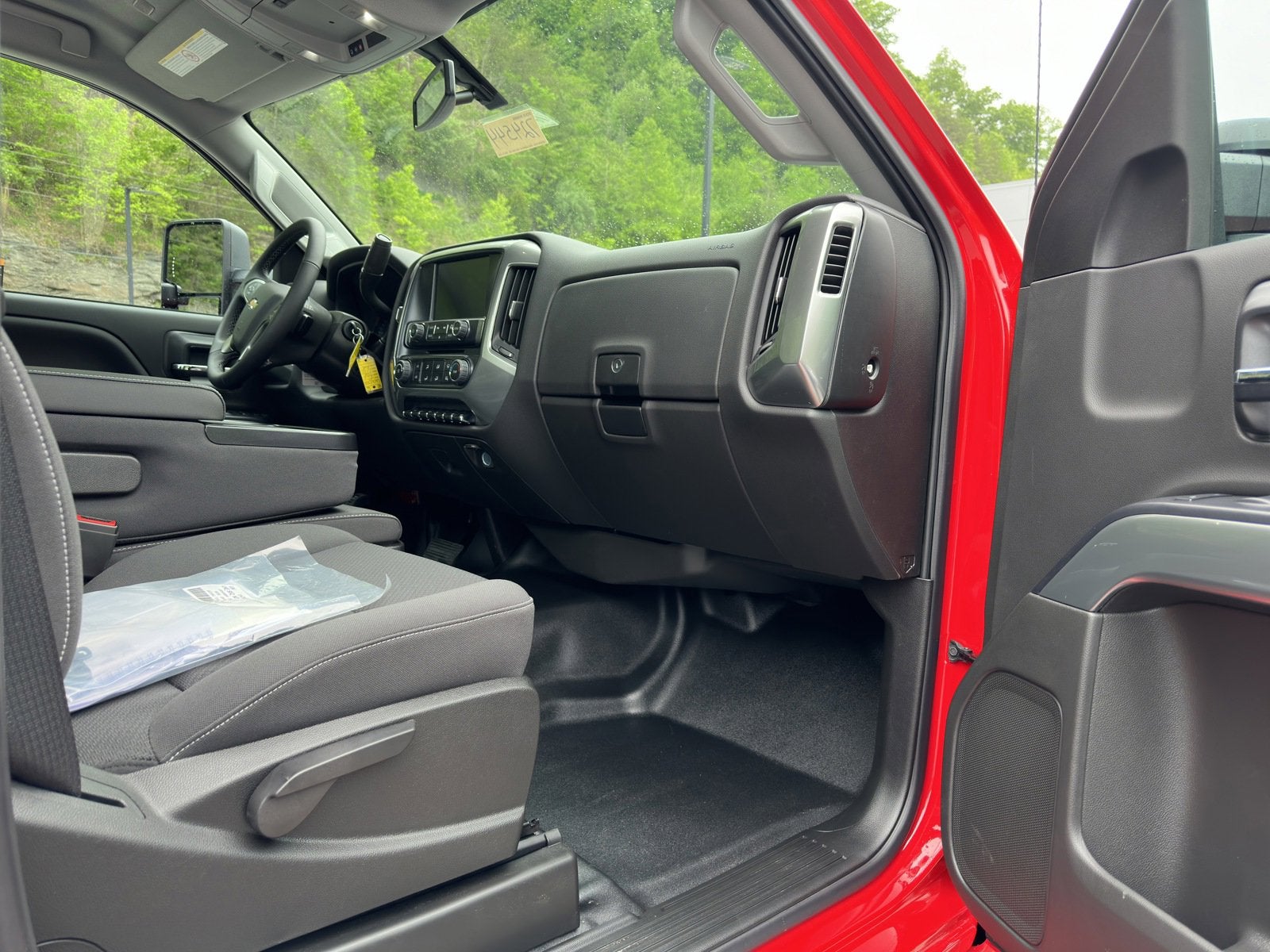 2024 Chevrolet Silverado 5500 HD LT