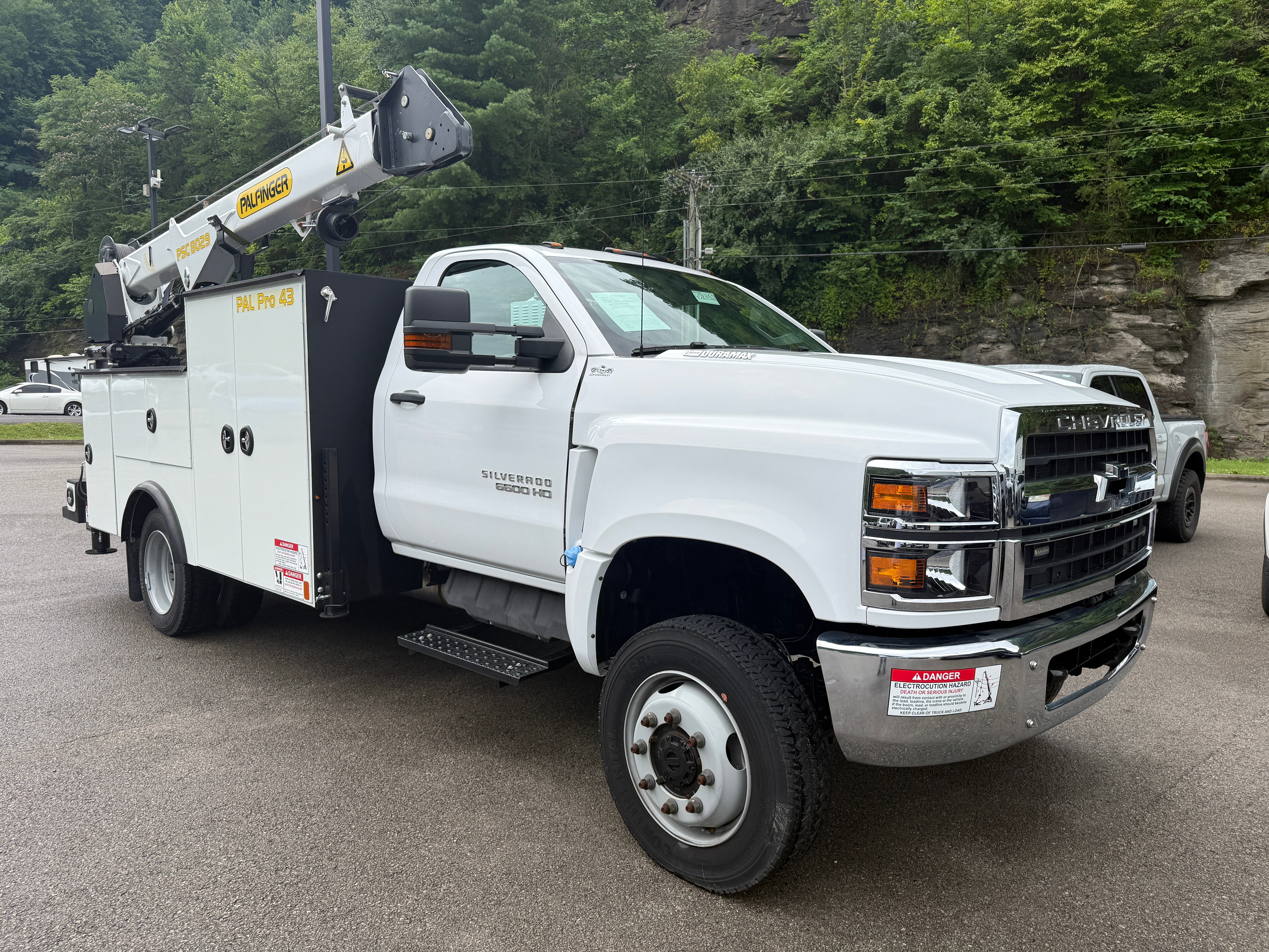 2023 Chevrolet Silverado 6500 HD Work Truck