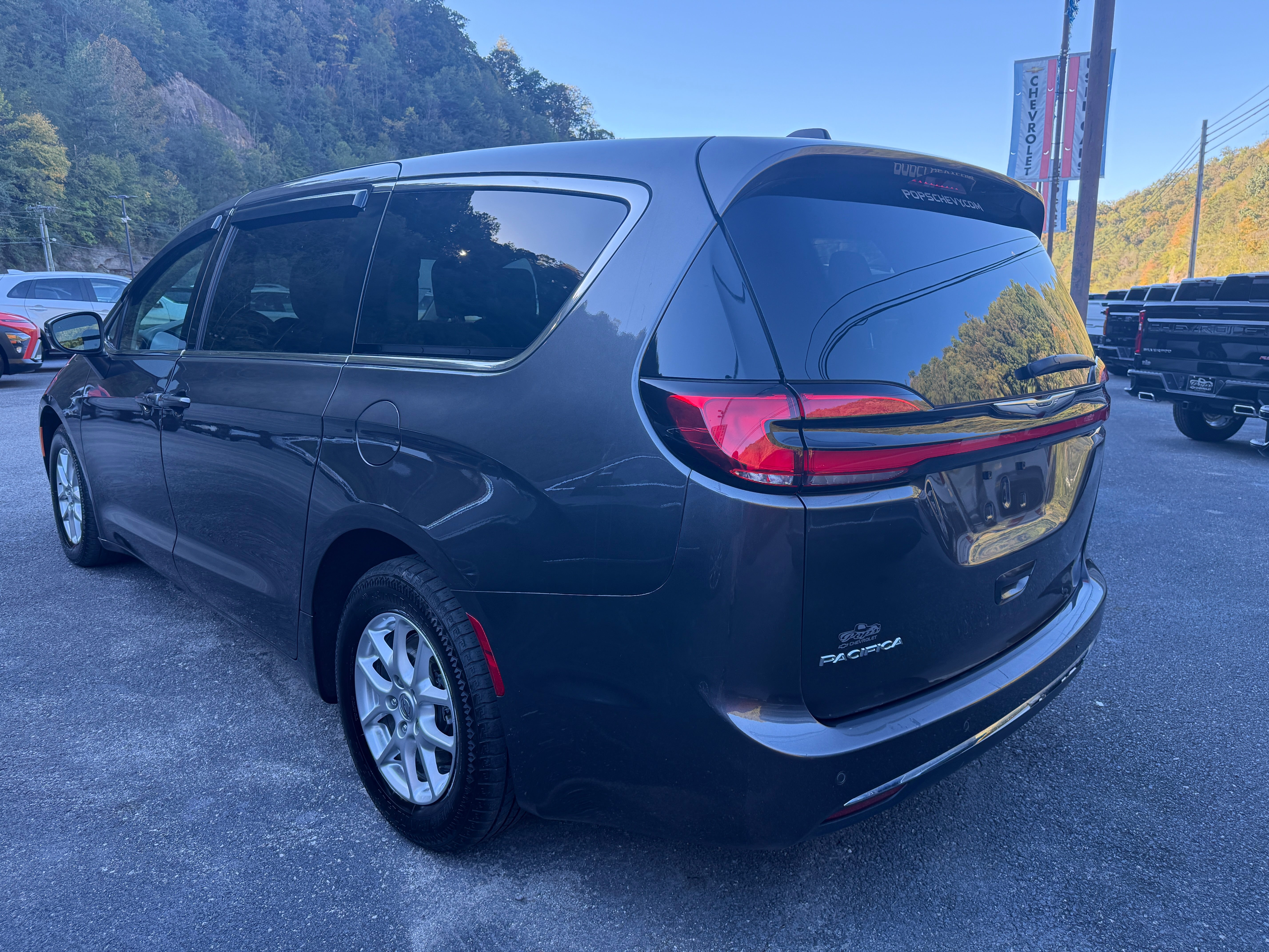 2023 Chrysler Pacifica Touring L
