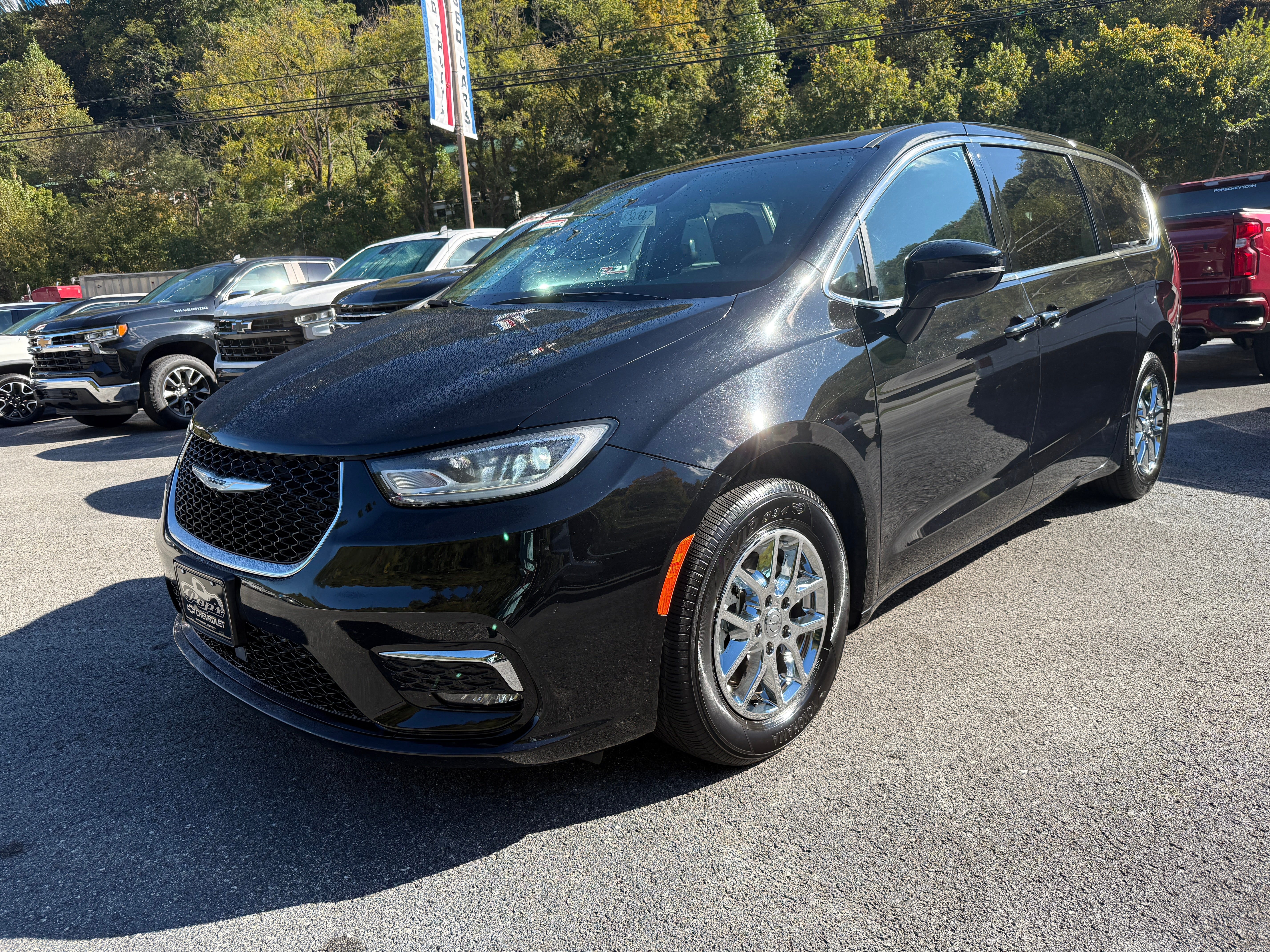 2025 Chrysler Pacifica Select