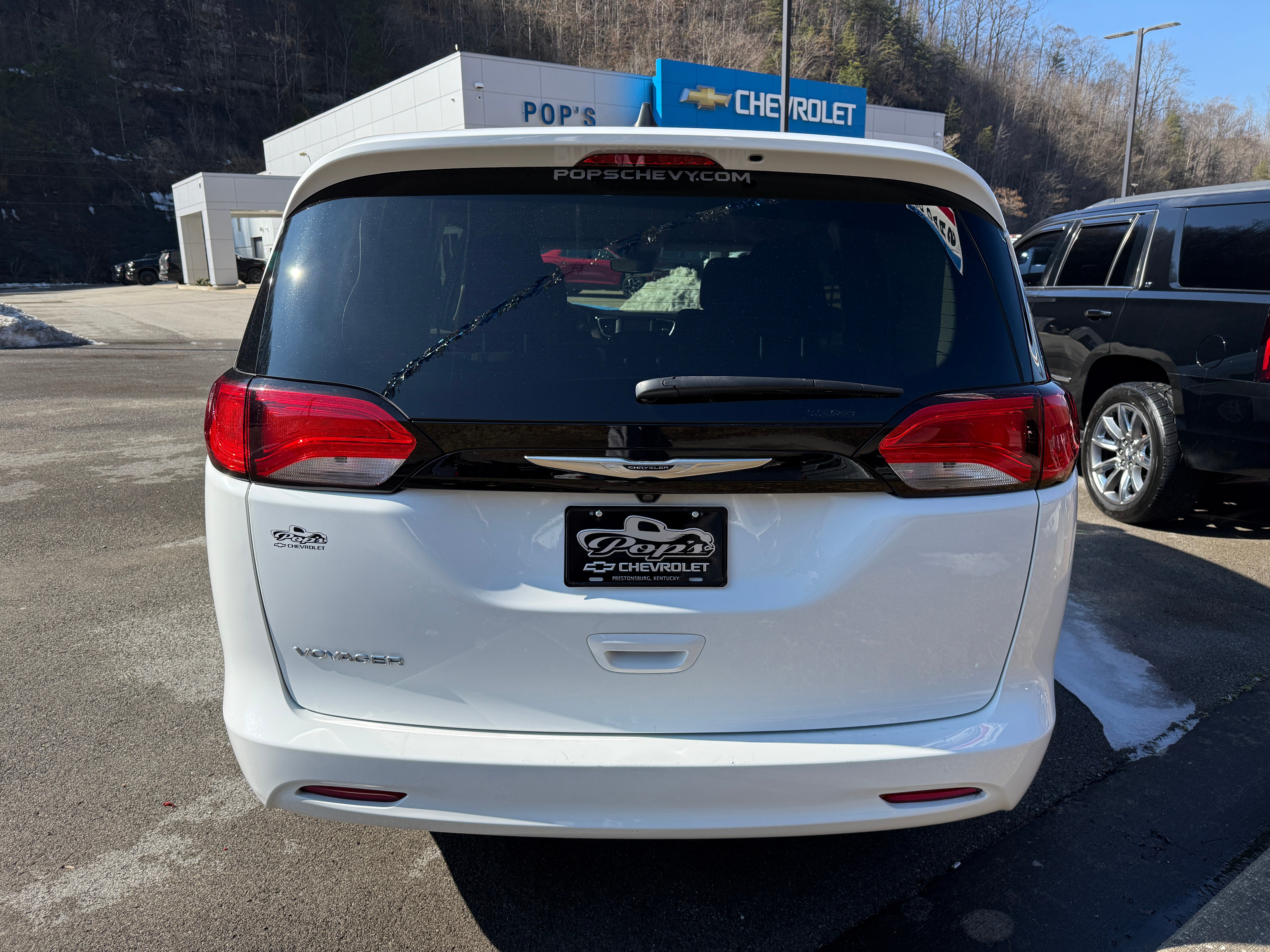 2023 Chrysler Voyager LX