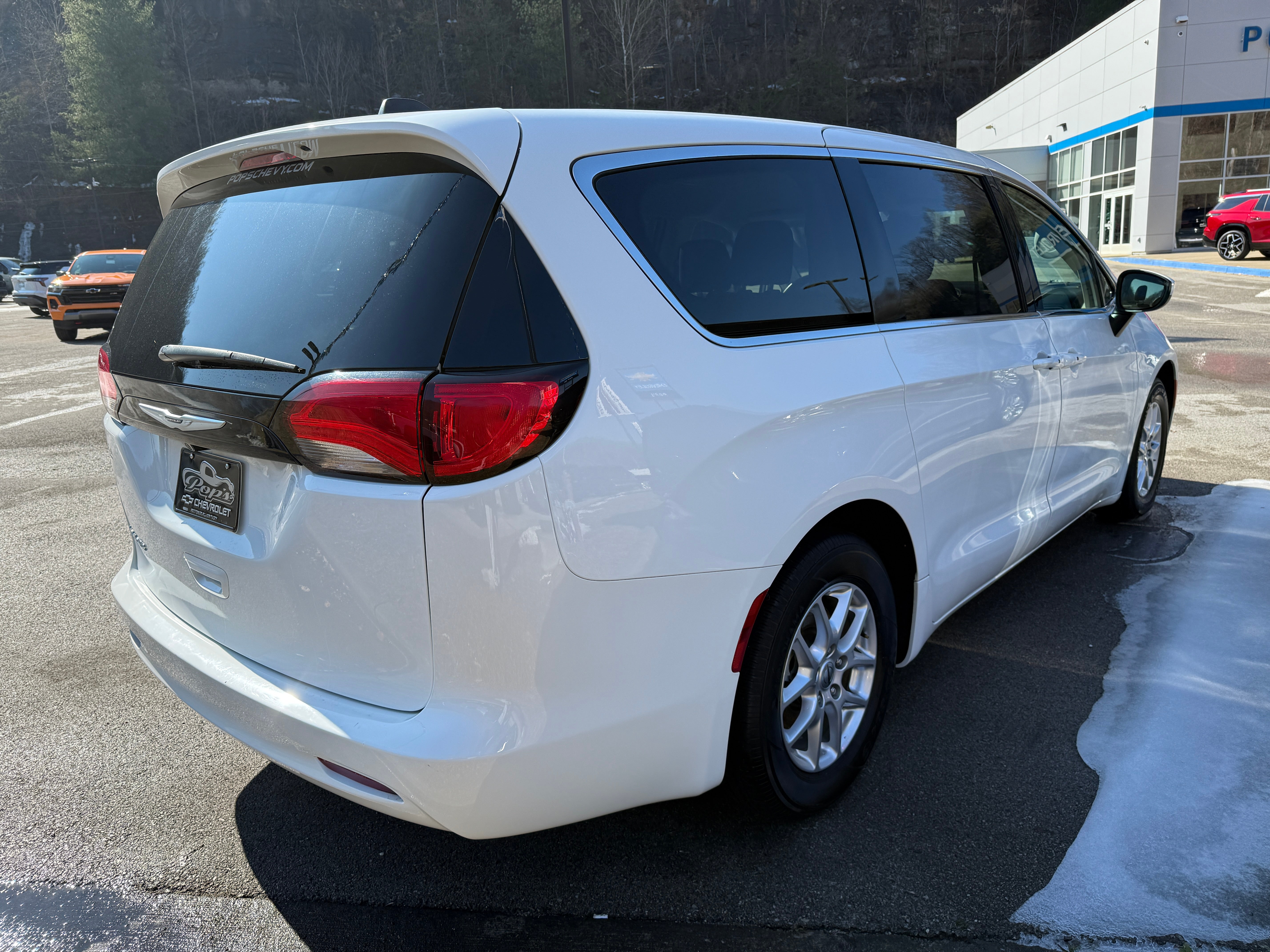 2023 Chrysler Voyager LX