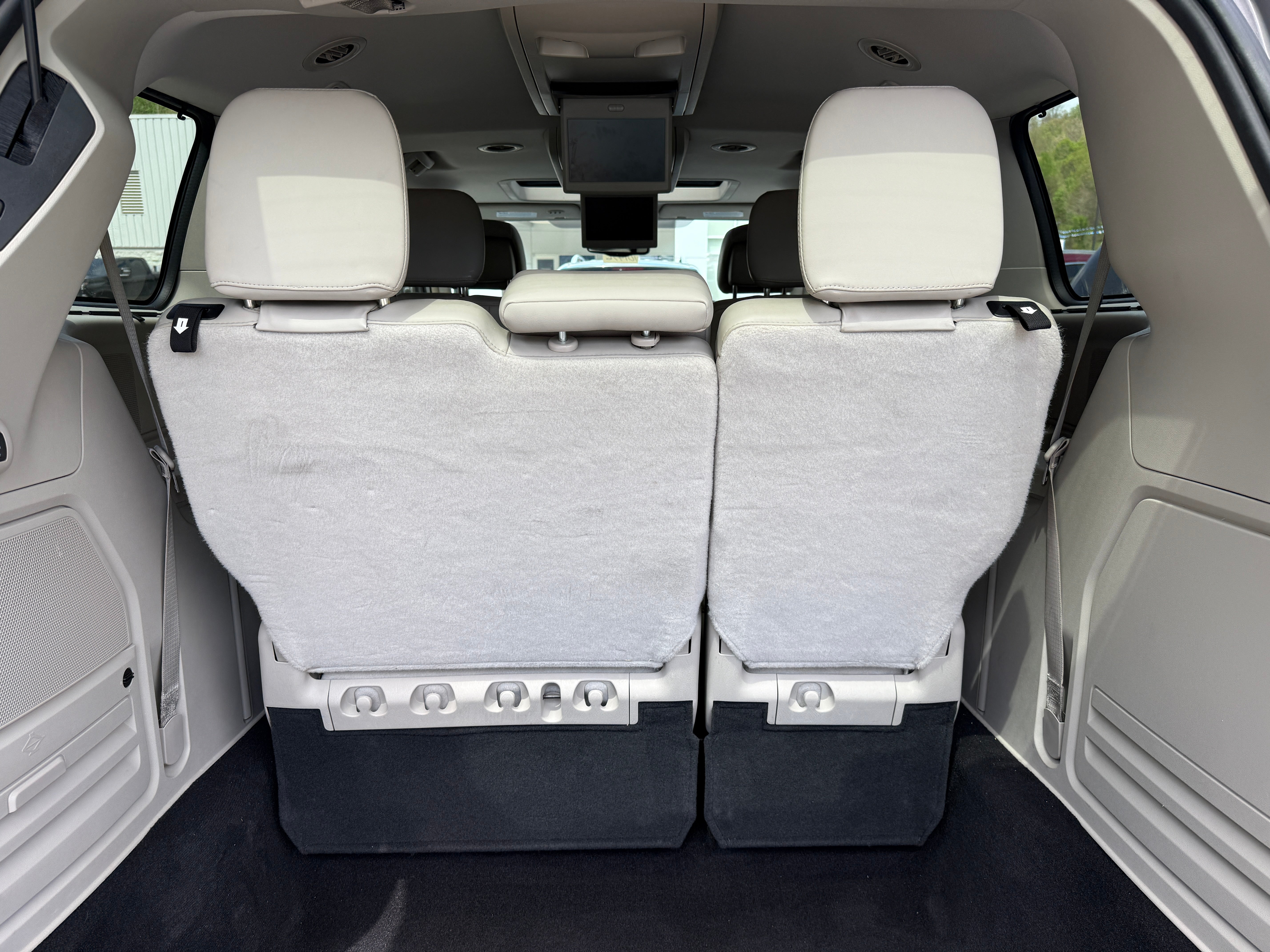 2016 Chrysler Town & Country Limited Platinum