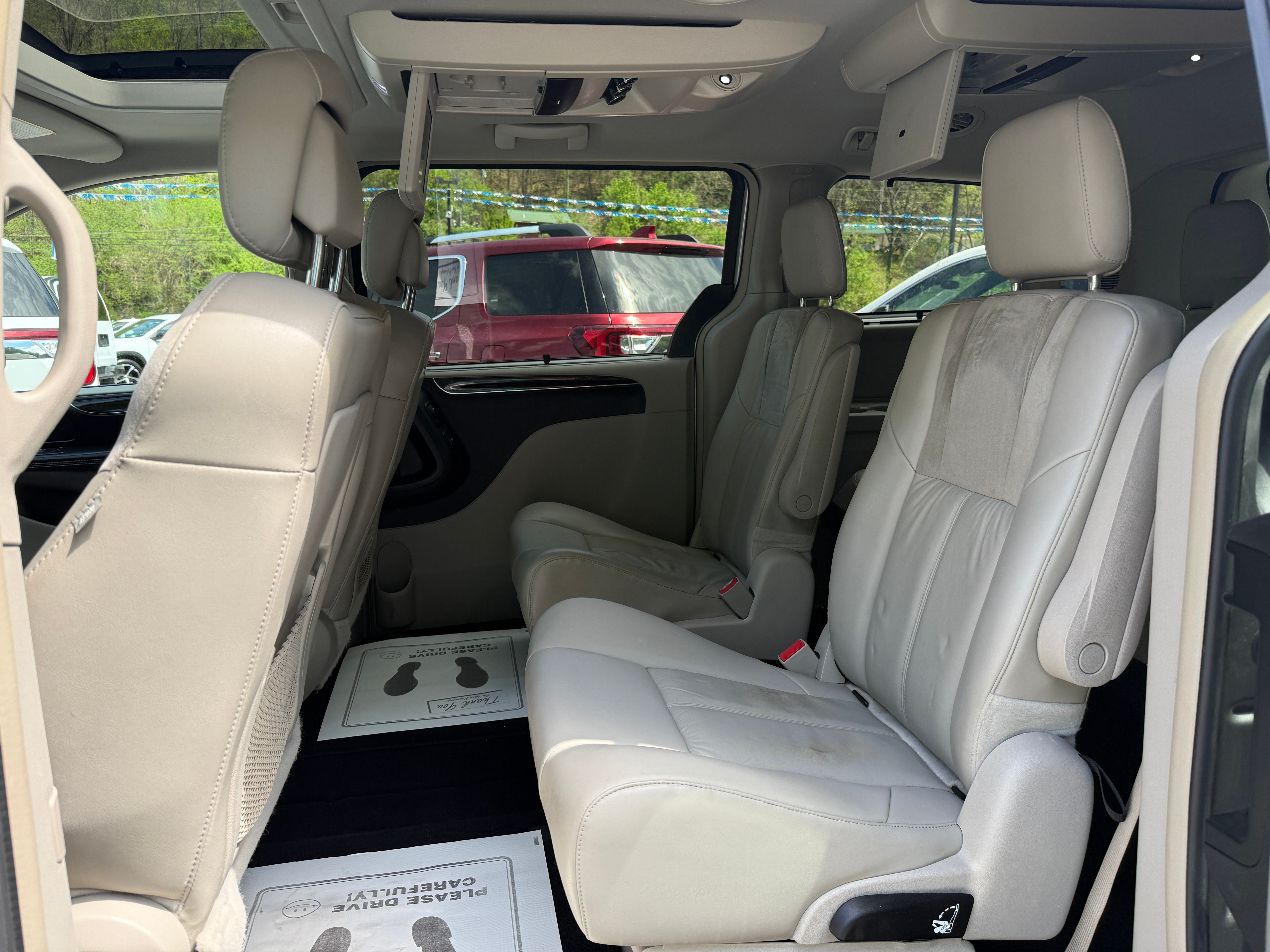 2016 Chrysler Town & Country Limited Platinum