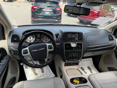 2016 Chrysler Town & Country Limited Platinum